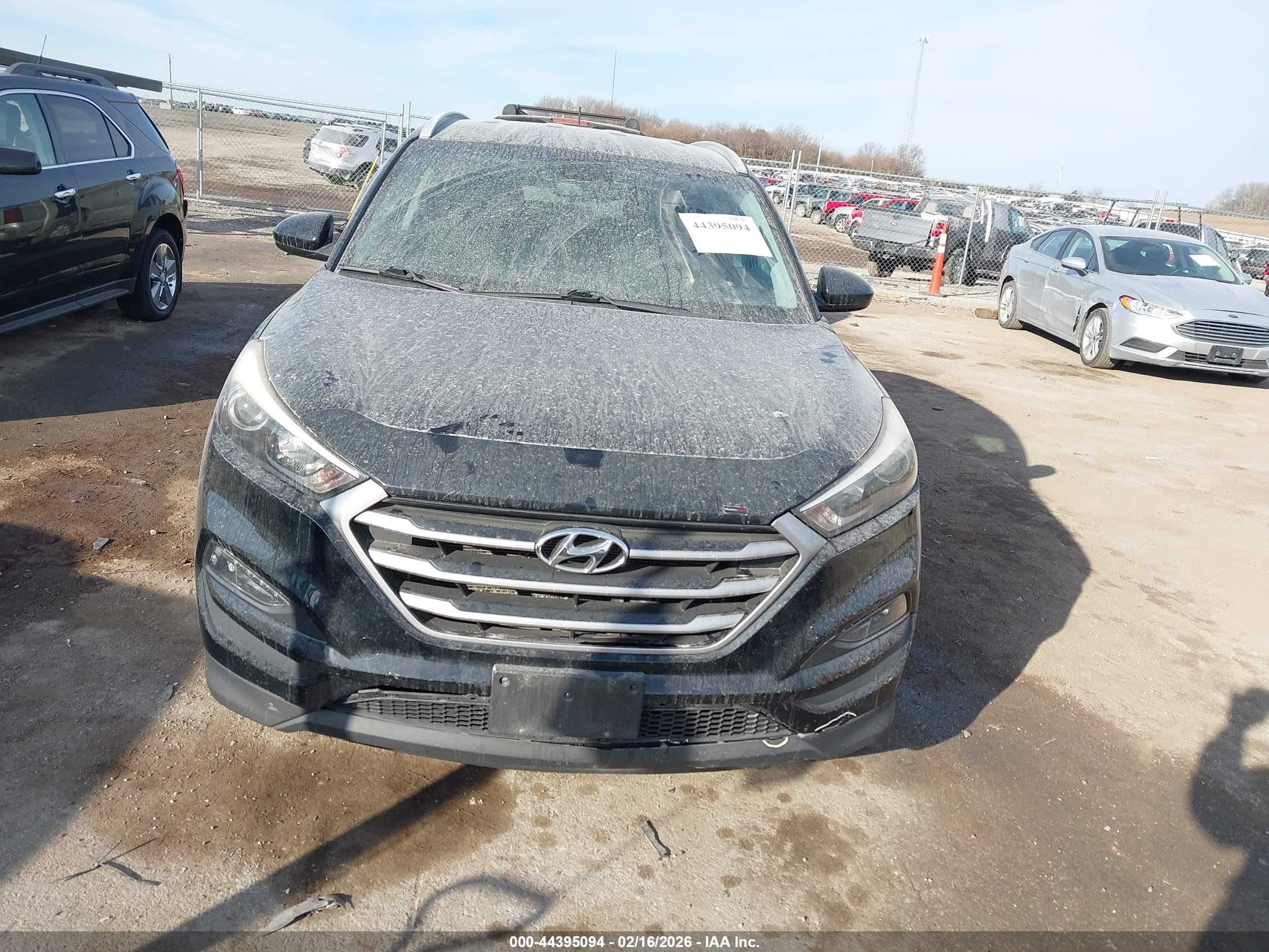 HYUNDAI TUCSON image 6
