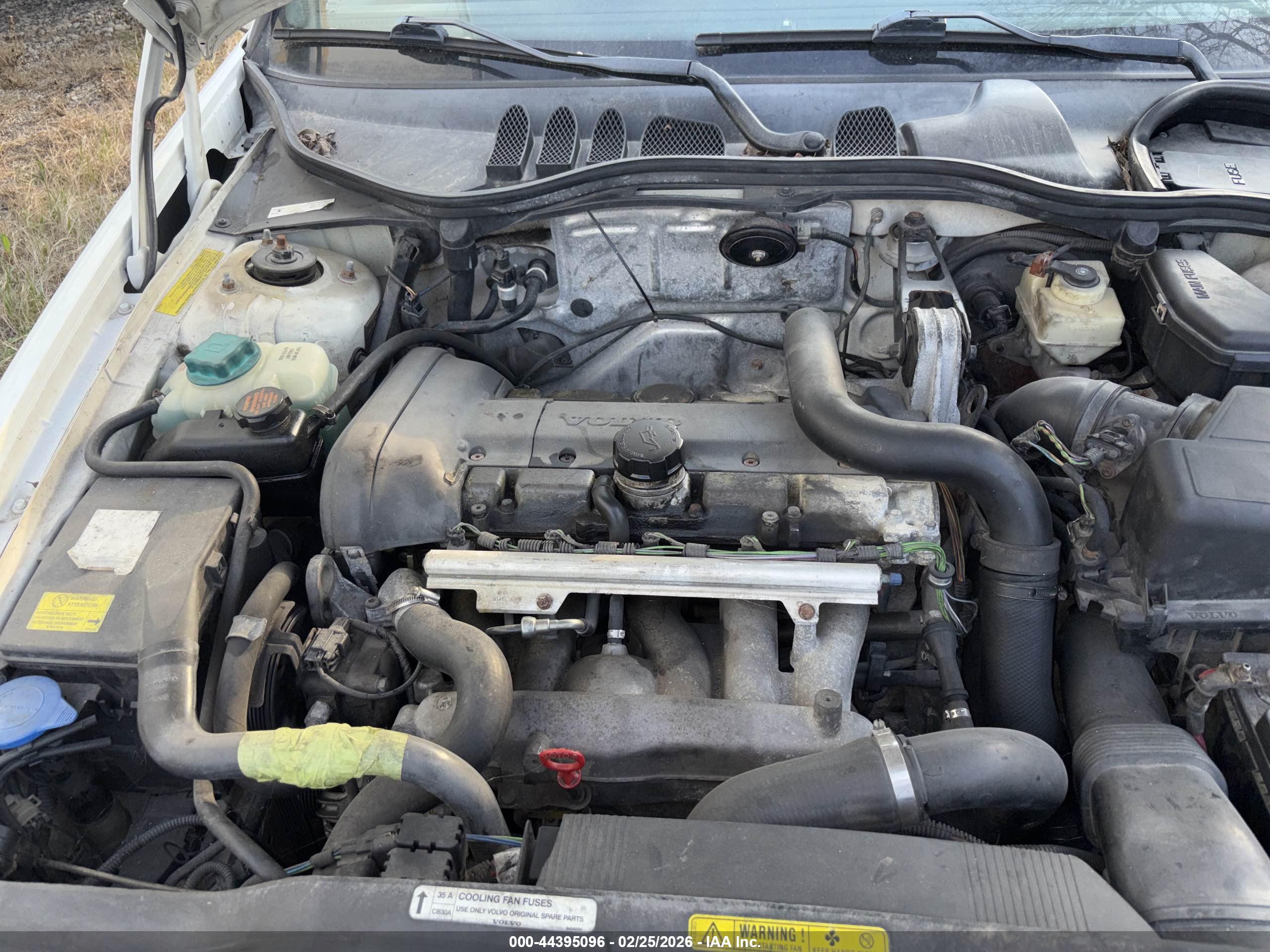 VOLVO V70 image 10