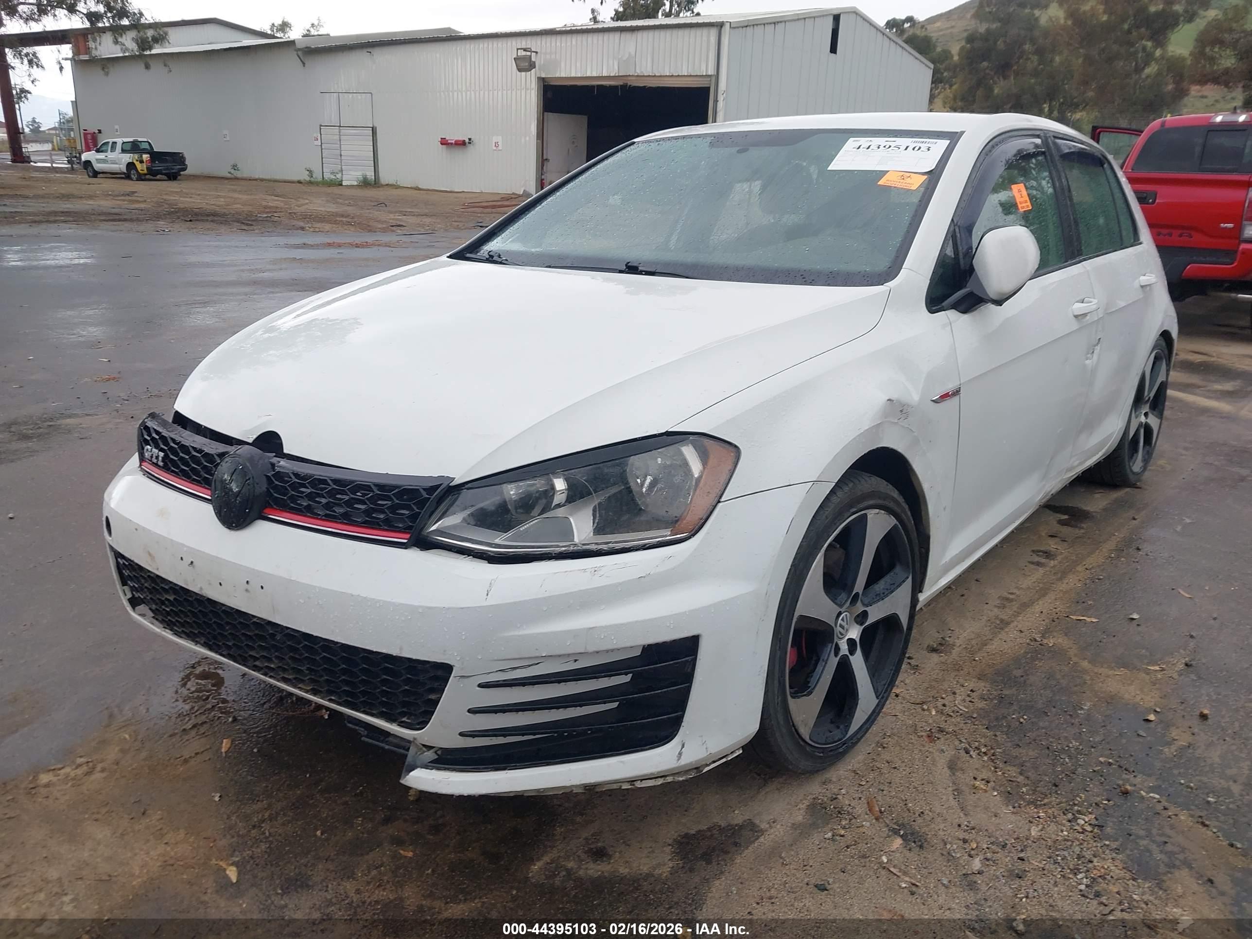 VOLKSWAGEN GOLF image 2