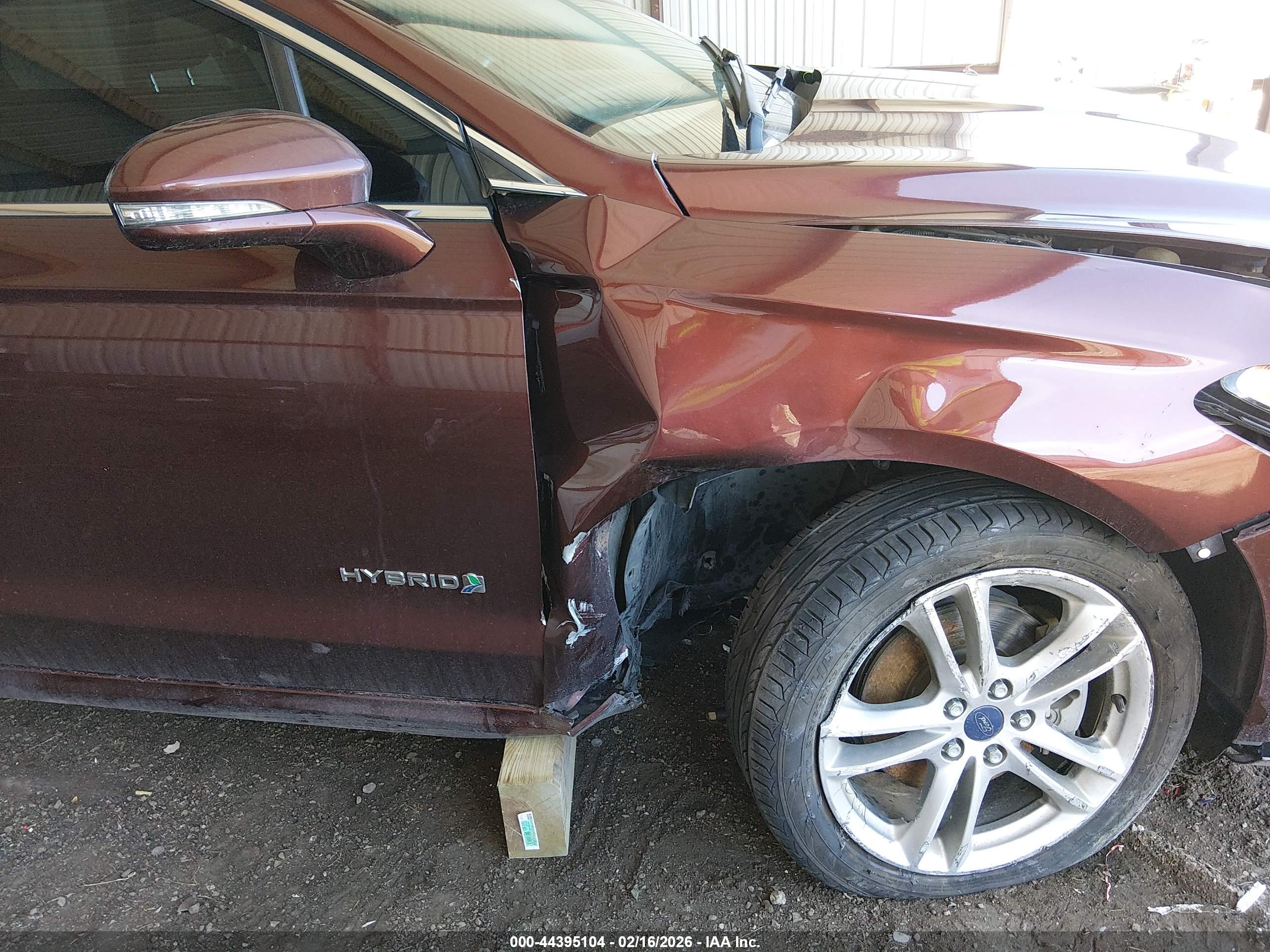 FORD FUSION image 6