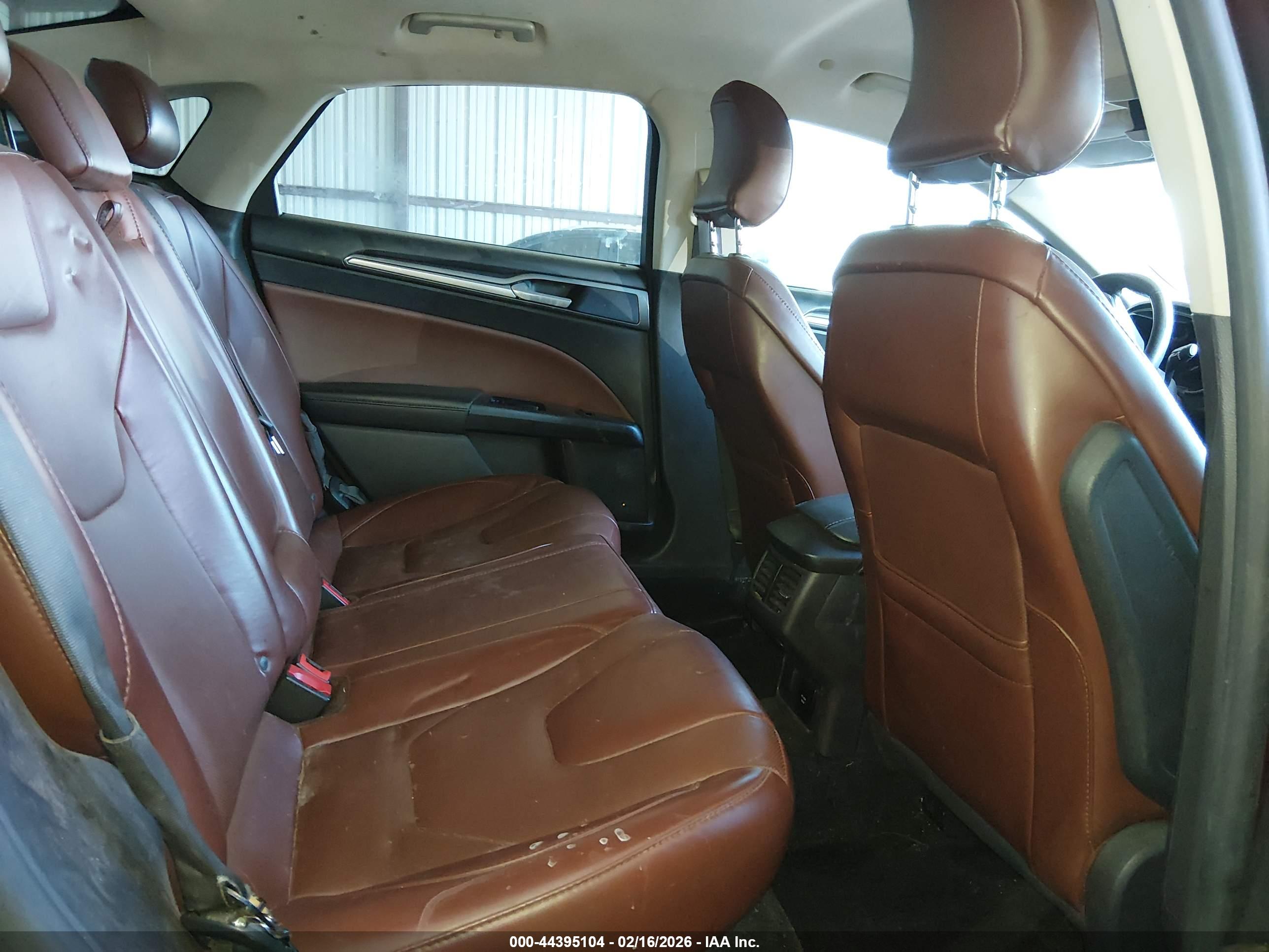 FORD FUSION image 8