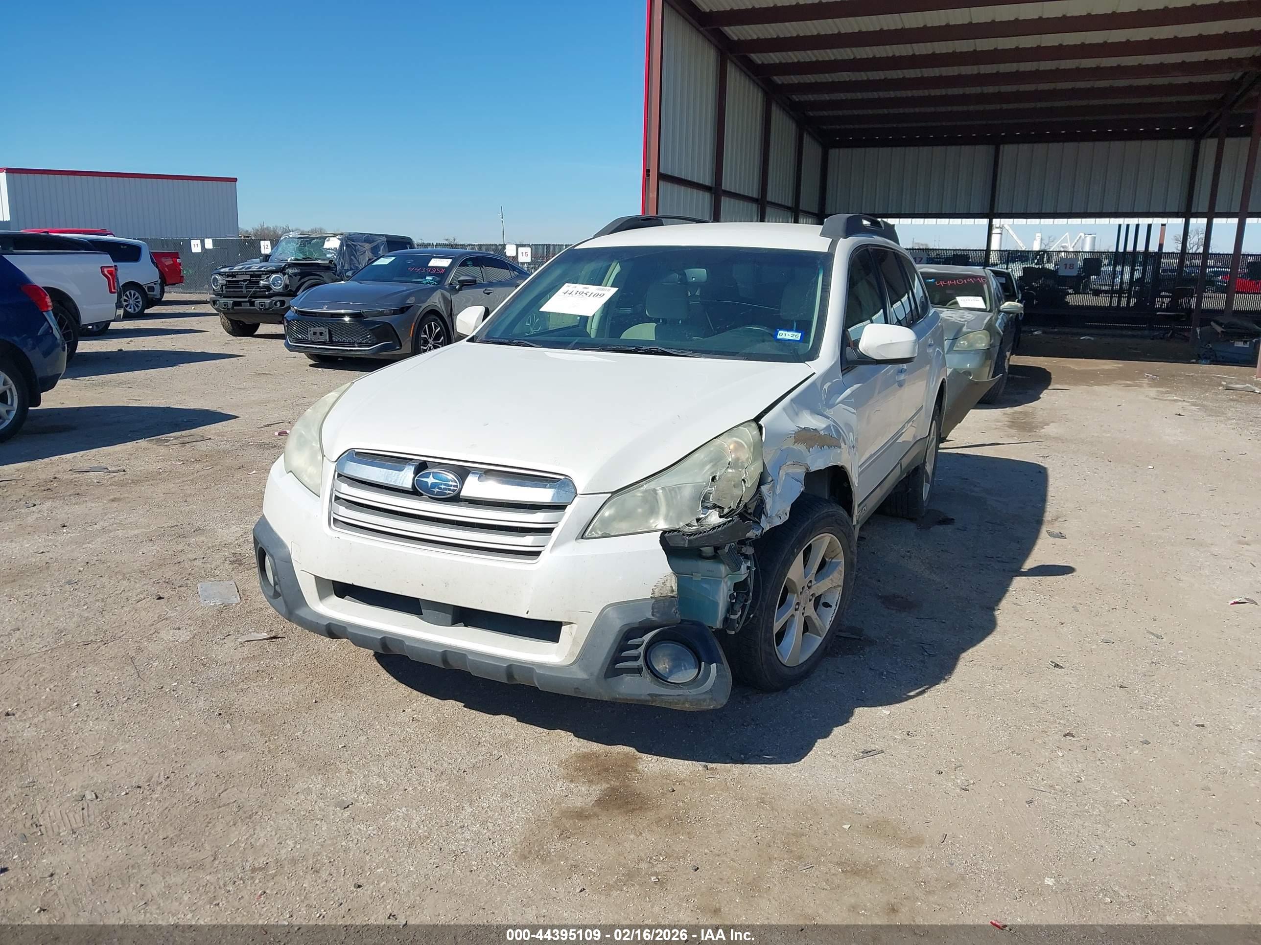 SUBARU OUTBACK image 2