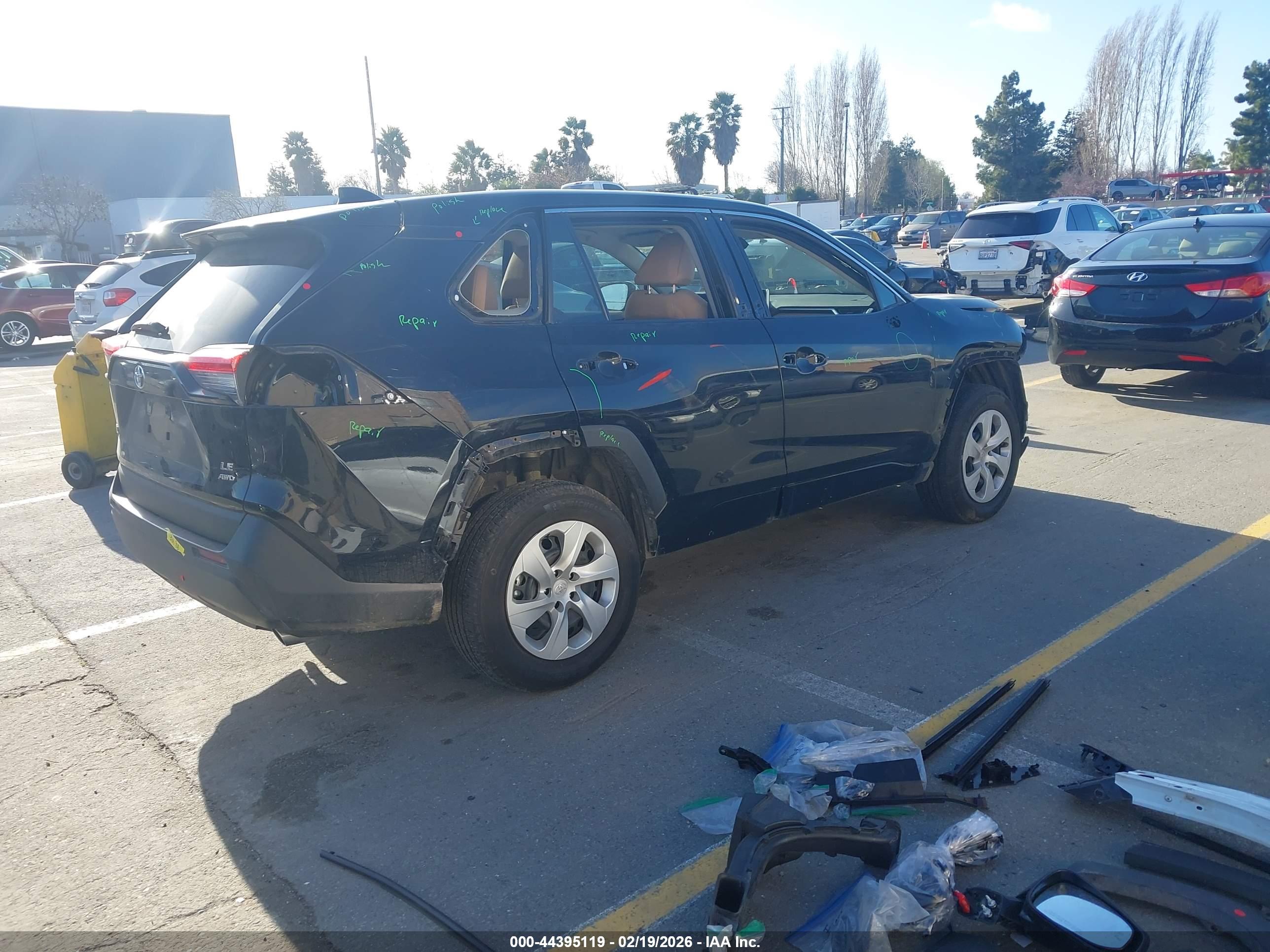 TOYOTA RAV4 image 4