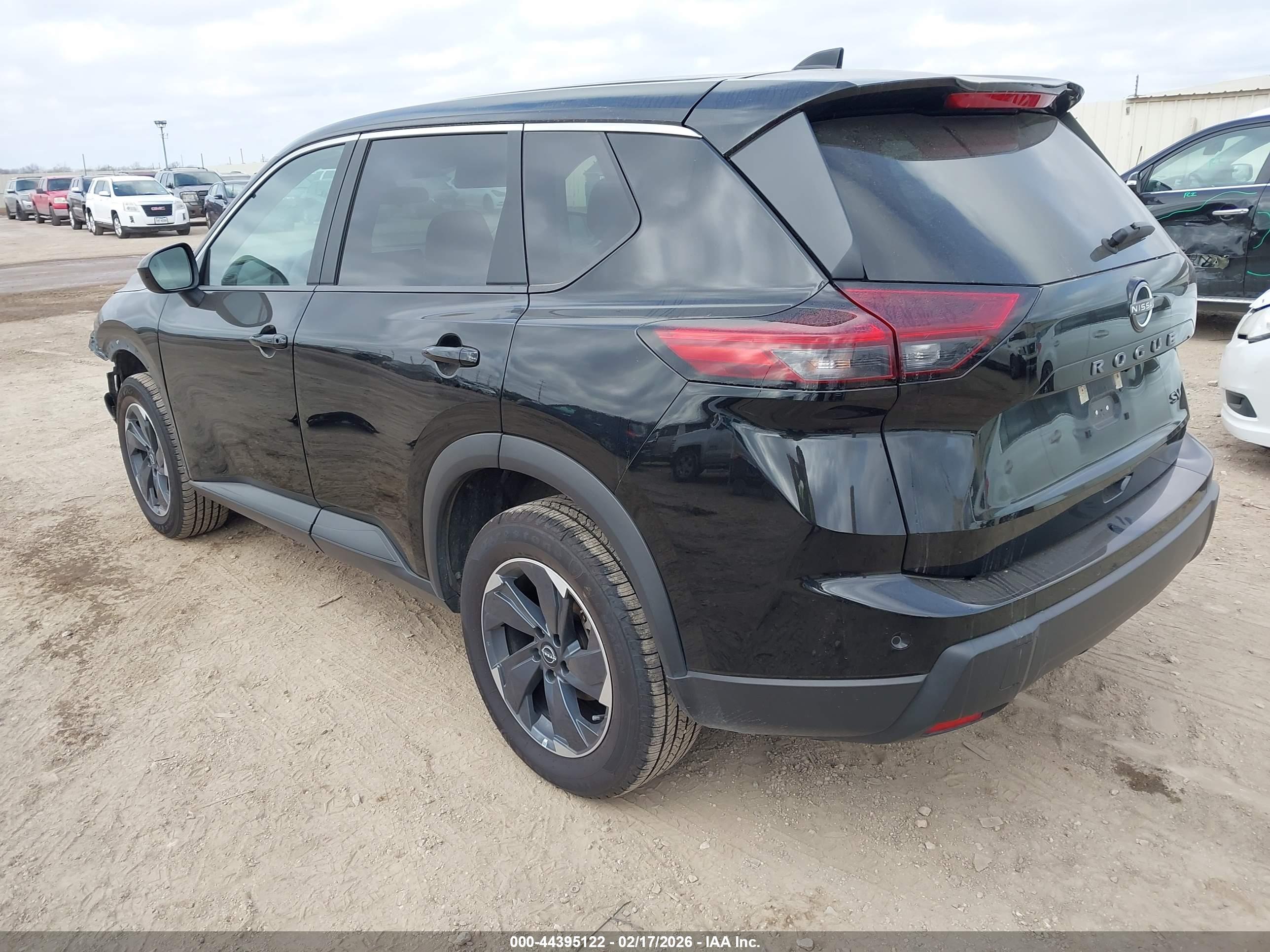 NISSAN ROGUE image 3