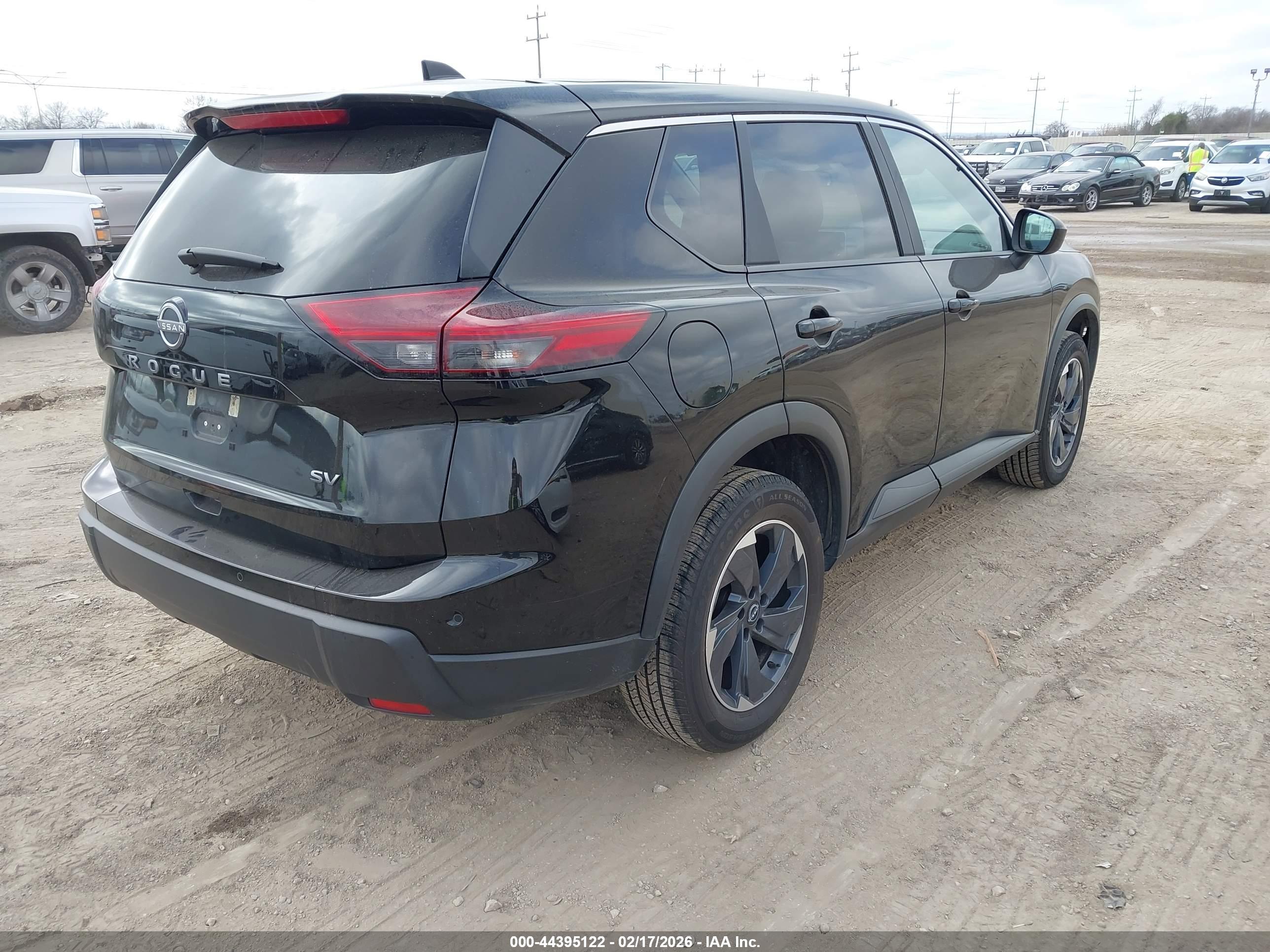 NISSAN ROGUE image 4