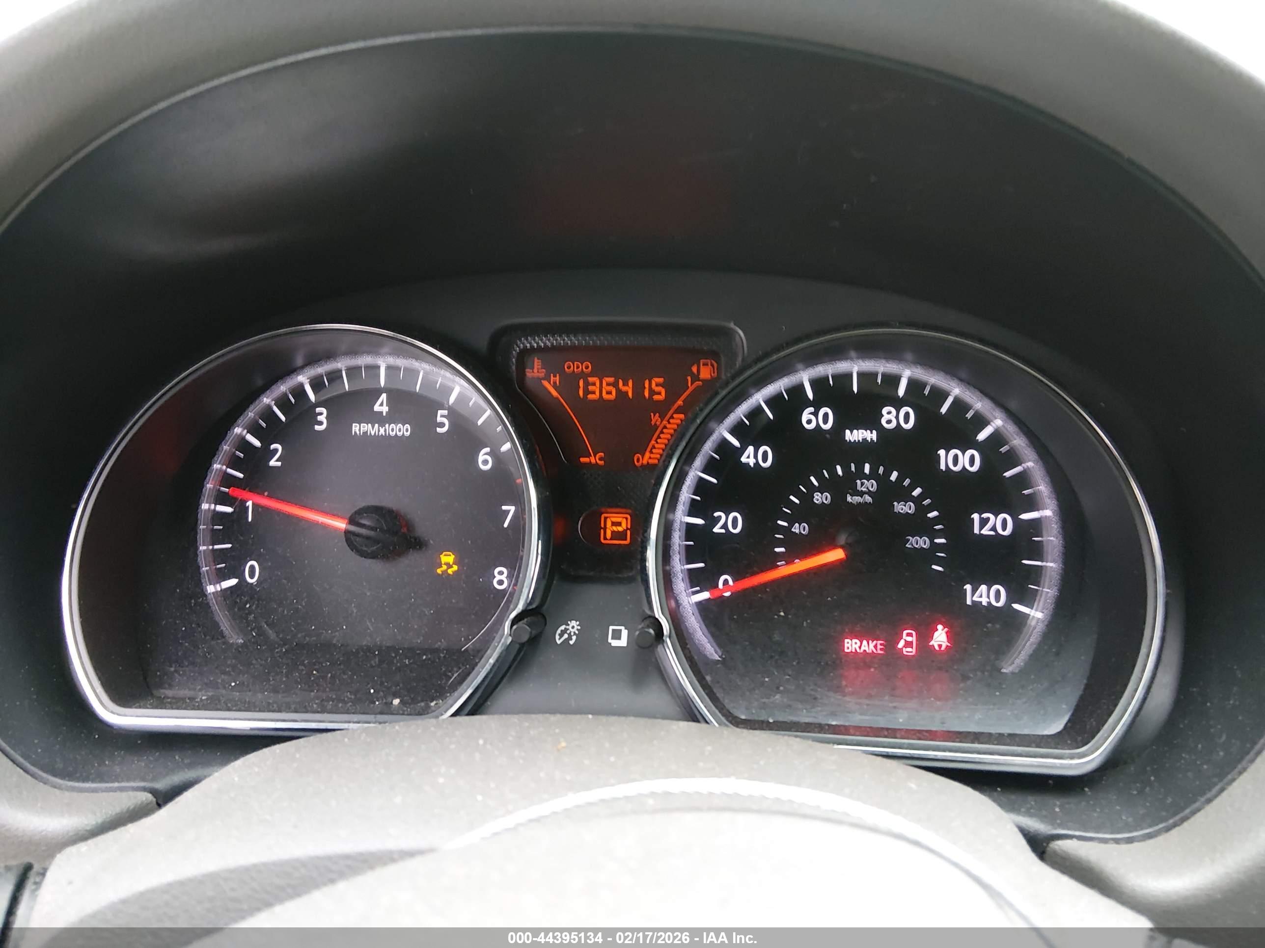 NISSAN VERSA image 7