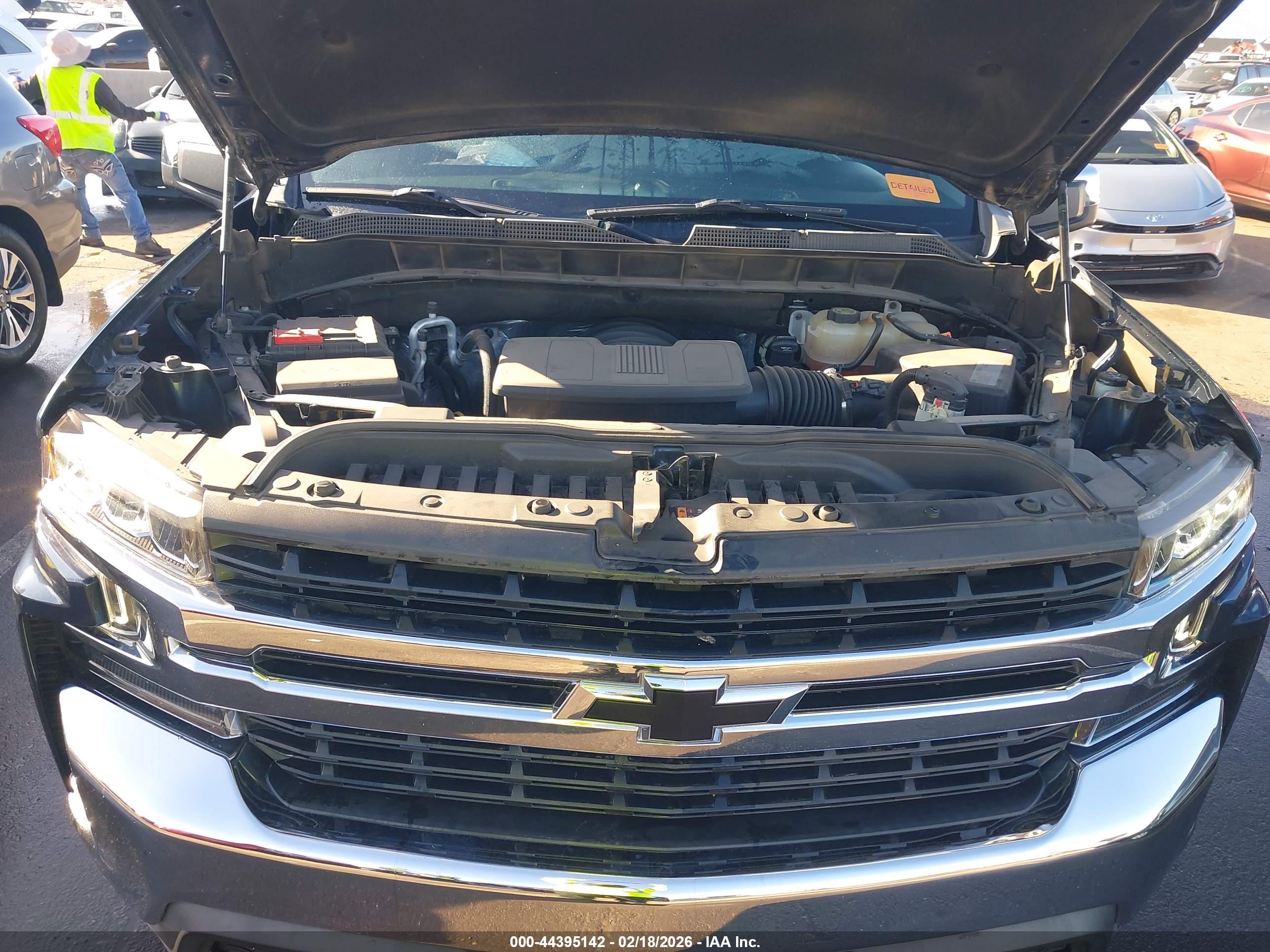 CHEVROLET SILVERADO image 10