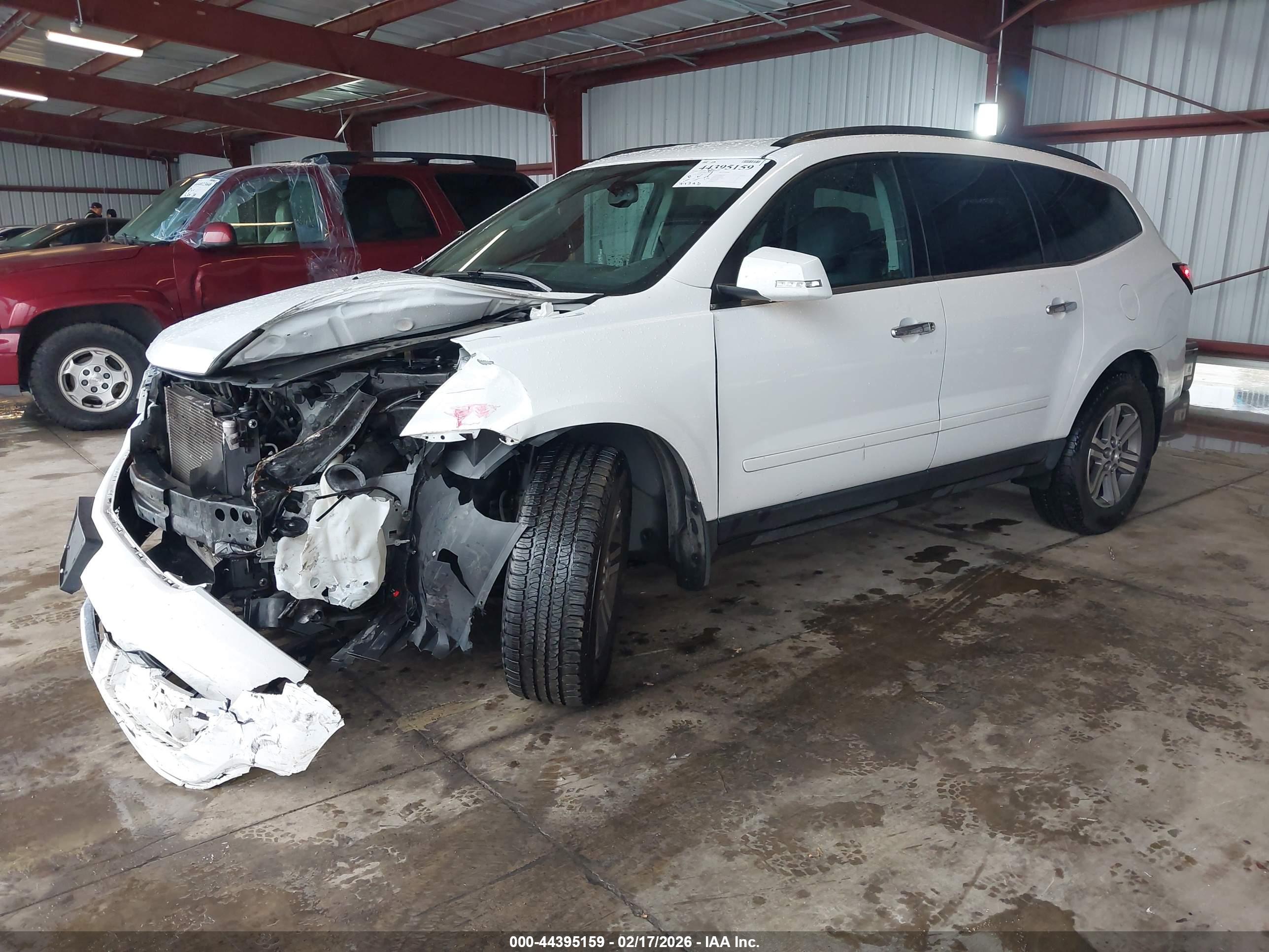 CHEVROLET TRAVERSE image 2