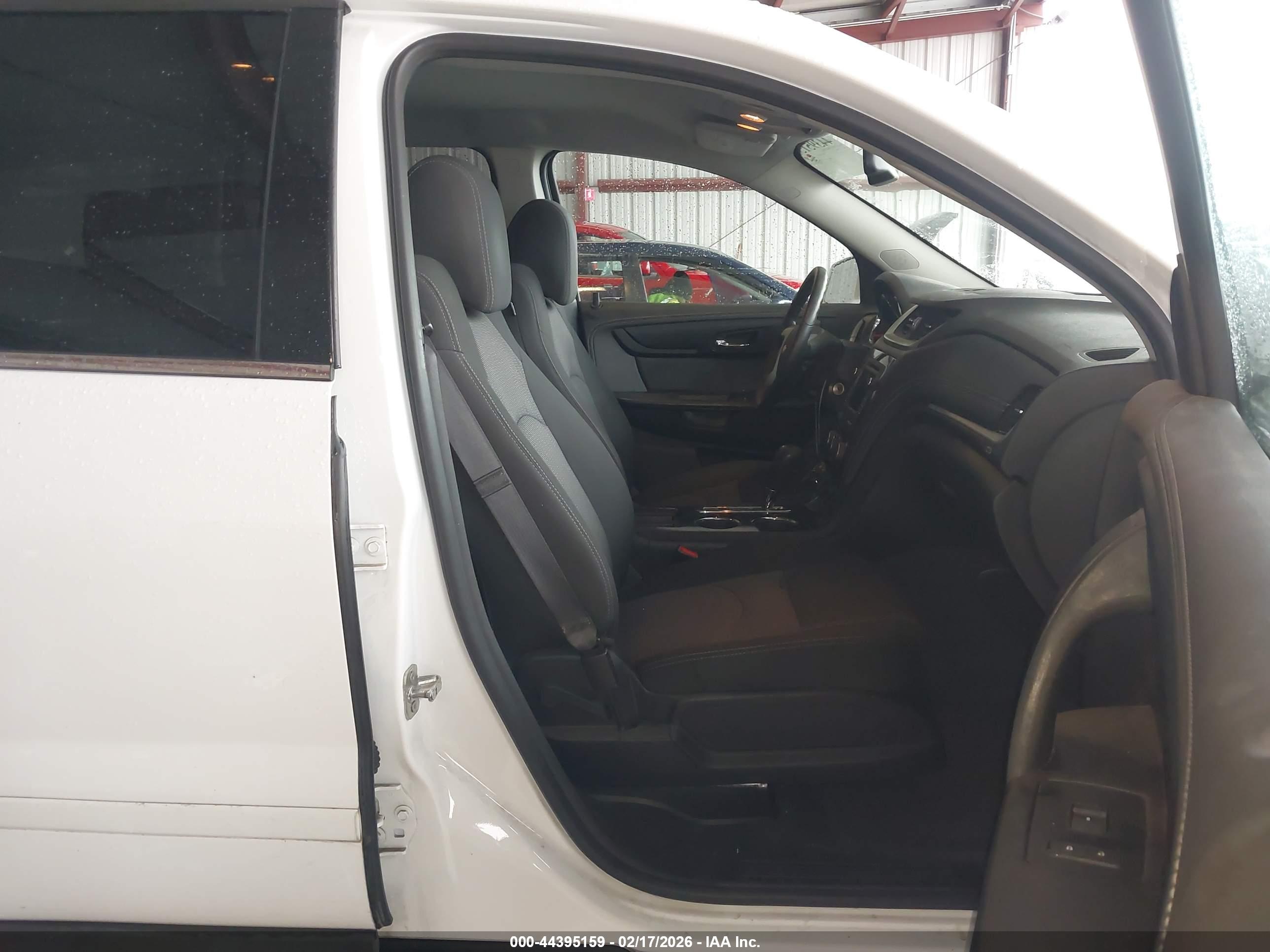CHEVROLET TRAVERSE image 5