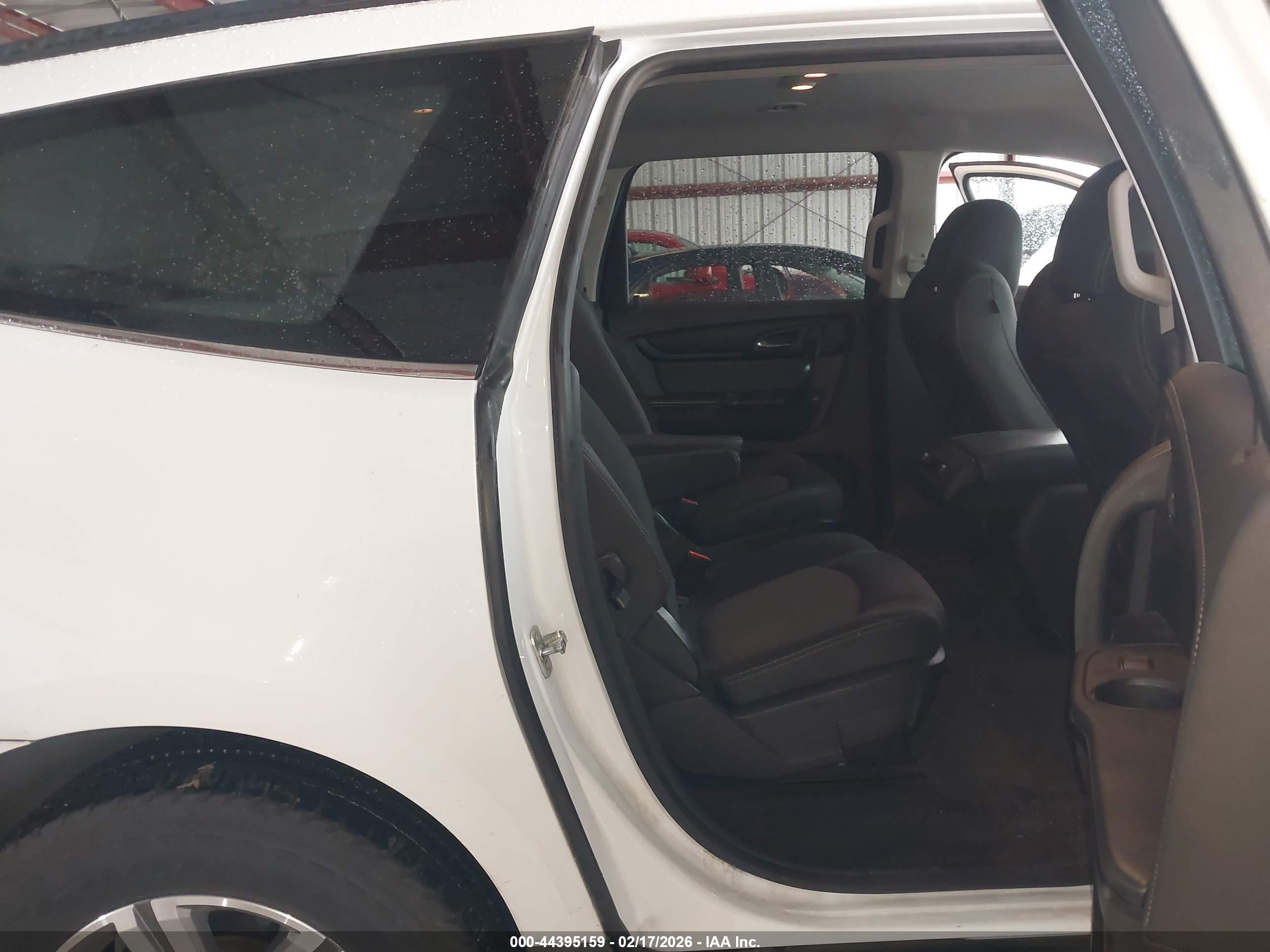 CHEVROLET TRAVERSE image 8