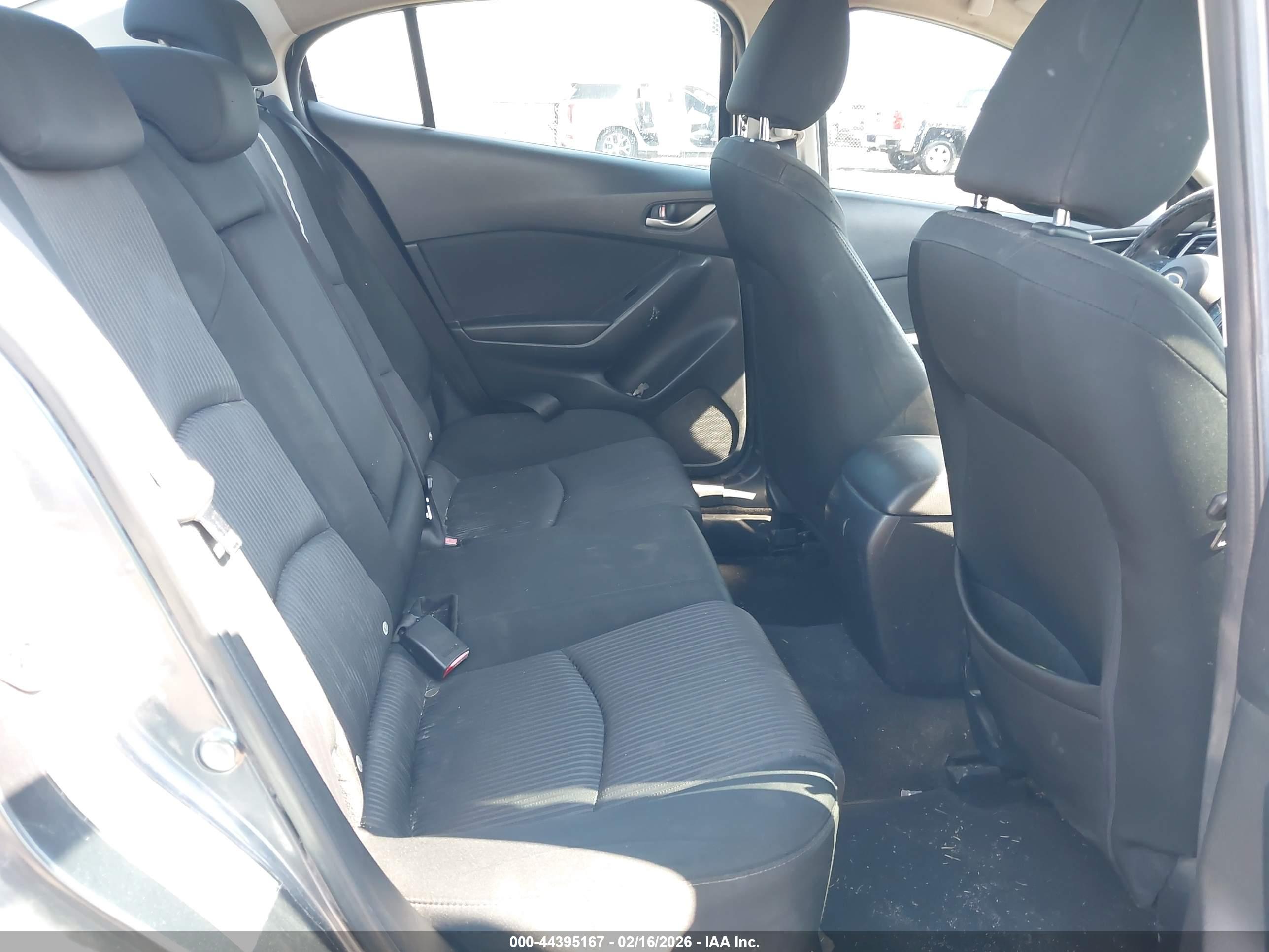 MAZDA MAZDA3 image 8