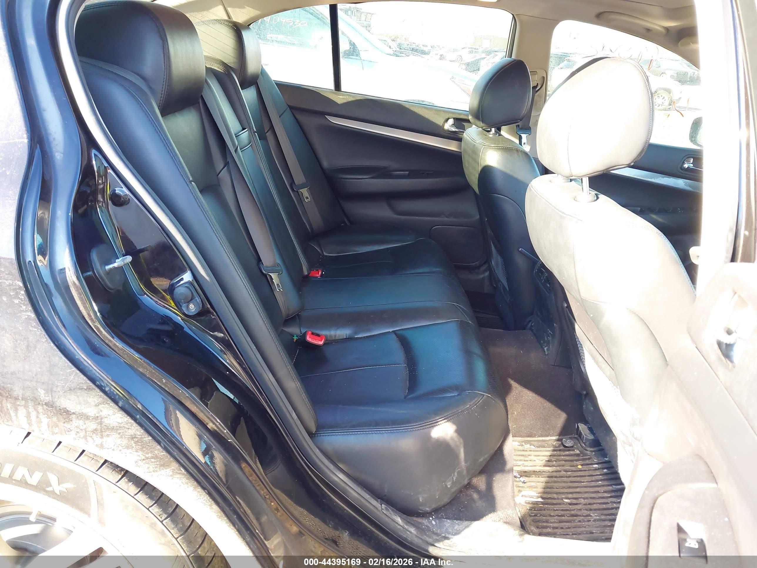 INFINITI G37X image 8