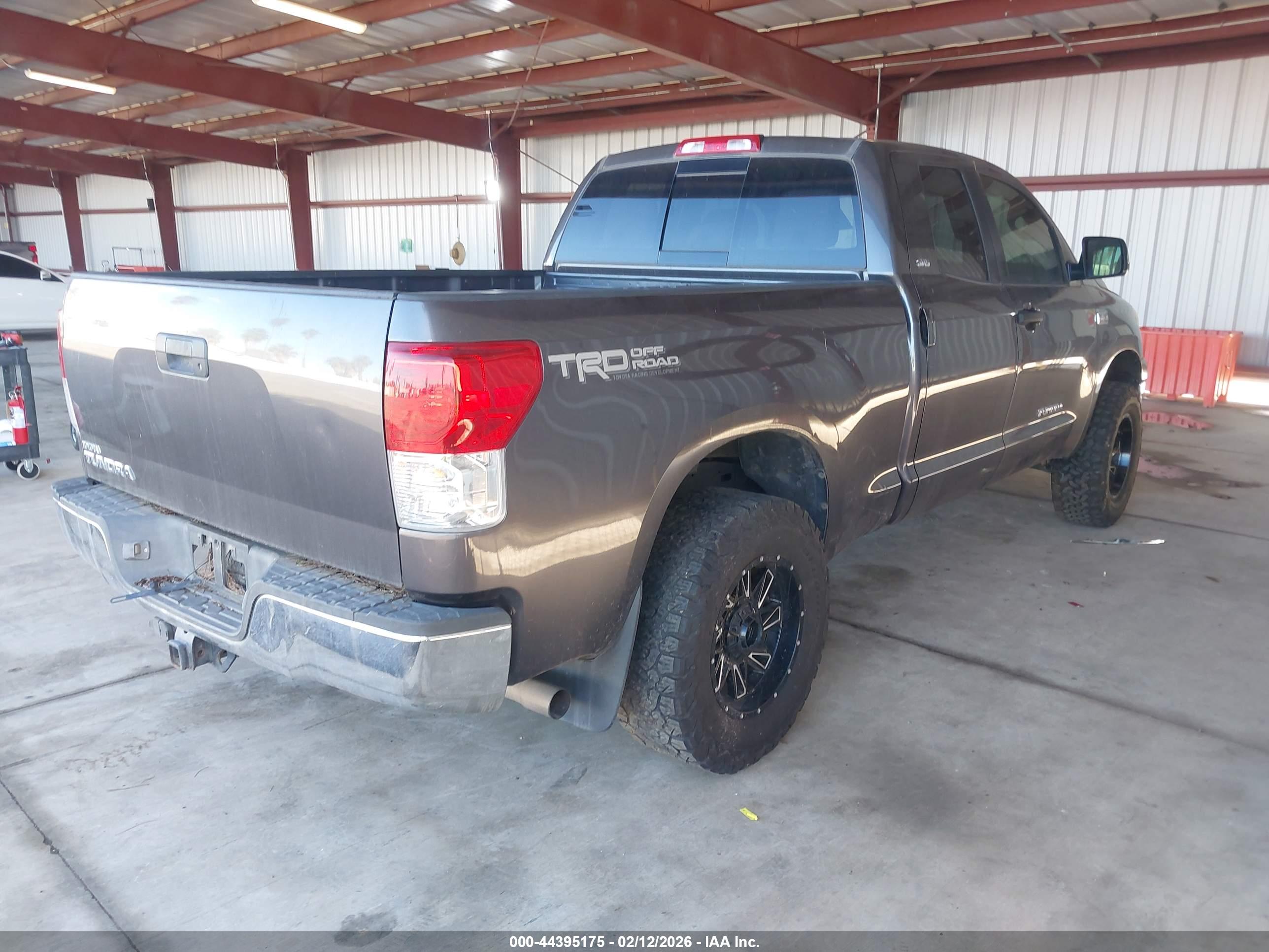 TOYOTA TUNDRA image 4