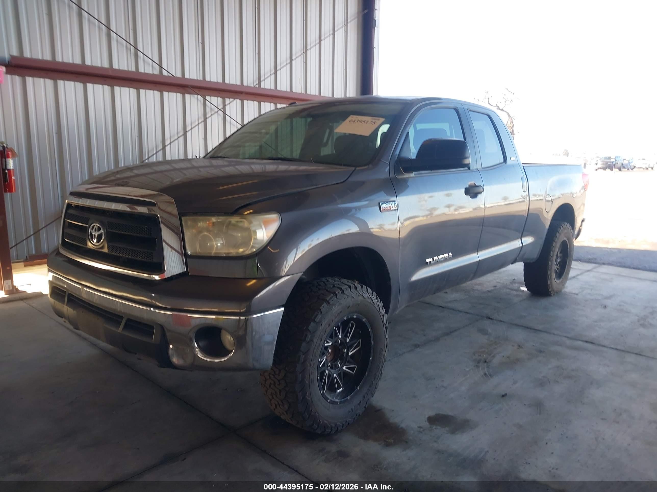 TOYOTA TUNDRA image 6