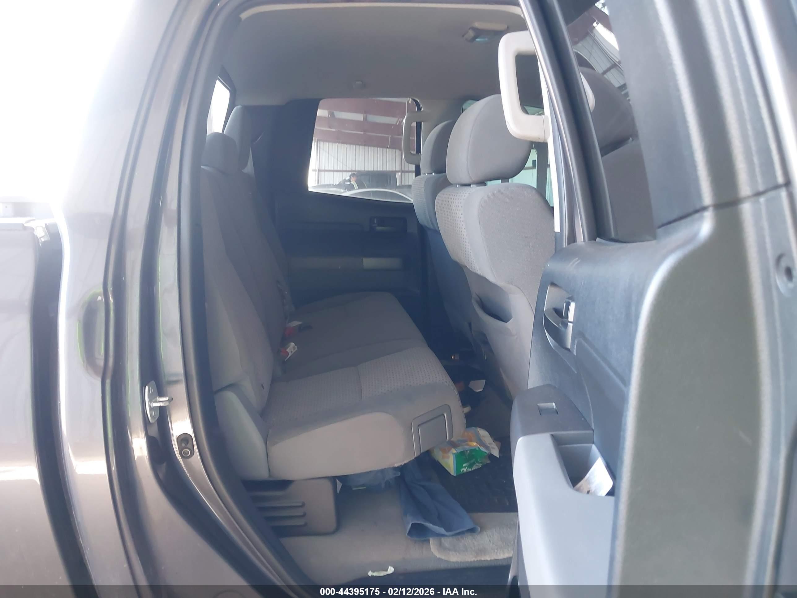 TOYOTA TUNDRA image 8