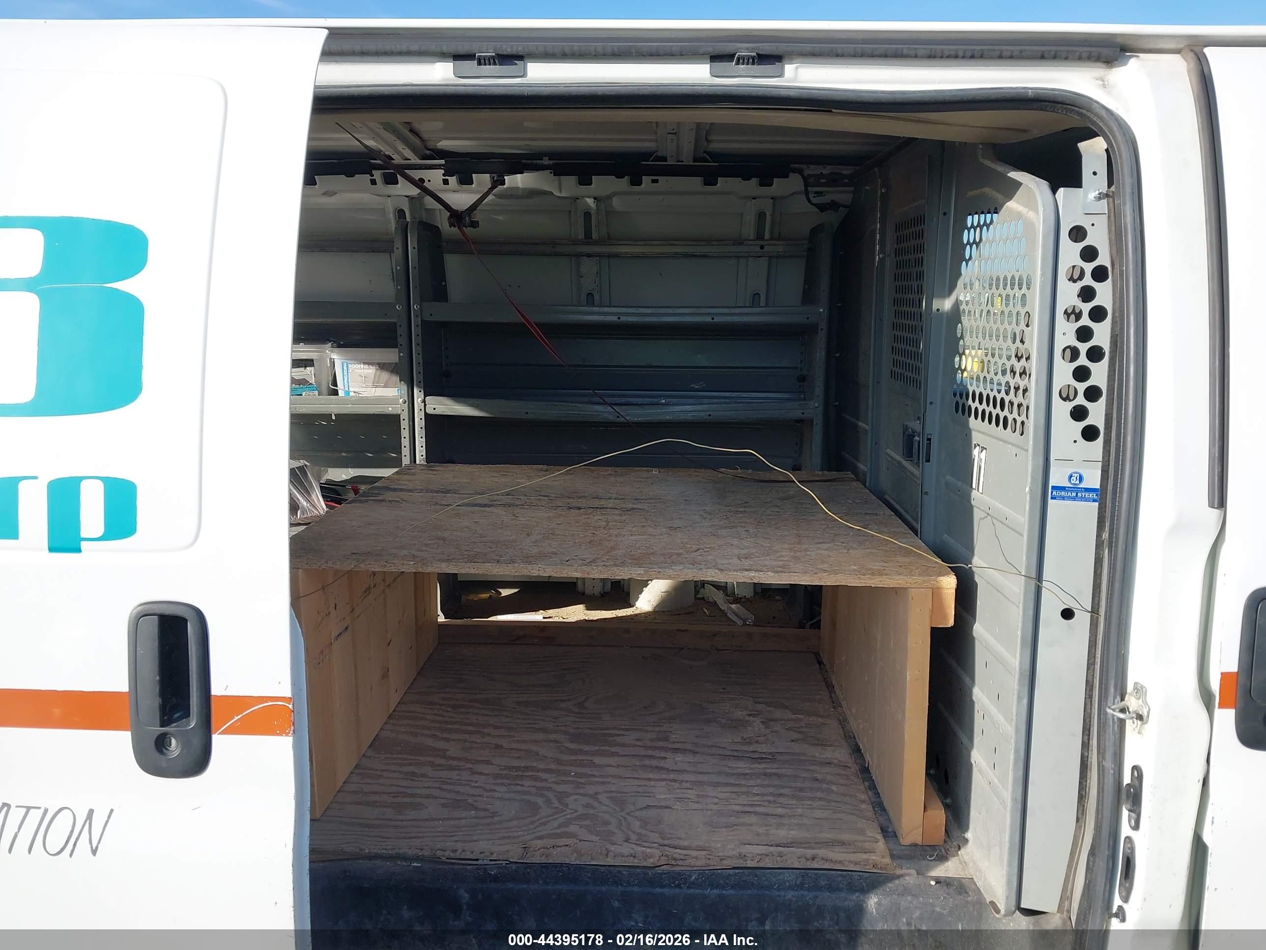 CHEVROLET EXPRESS image 8