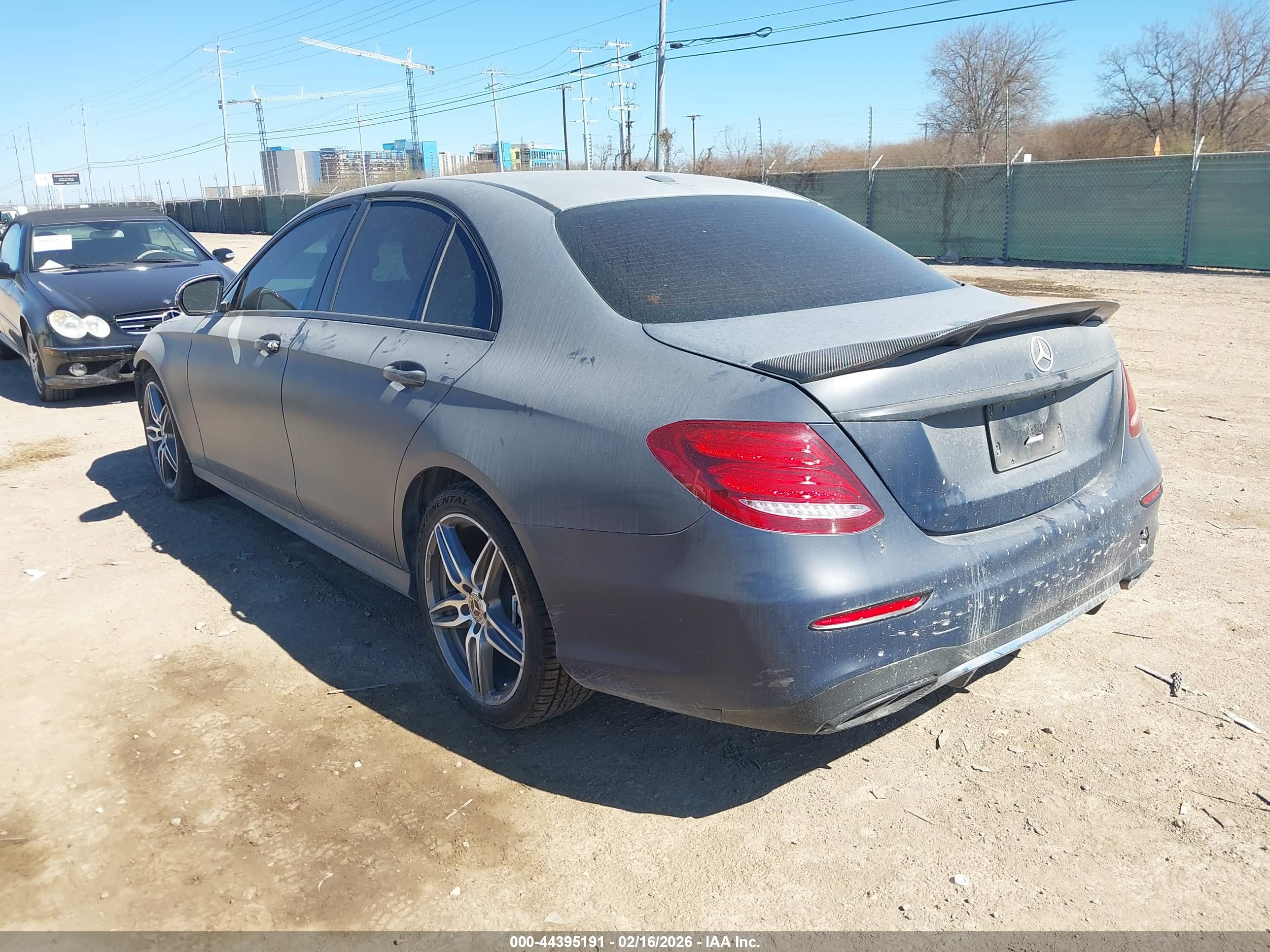 MERCEDES-BENZ E image 3