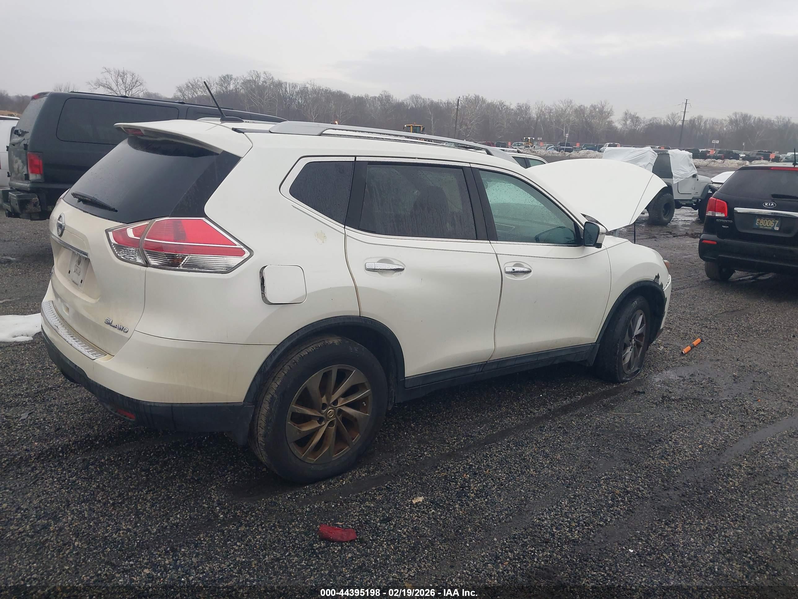 NISSAN ROGUE image 4