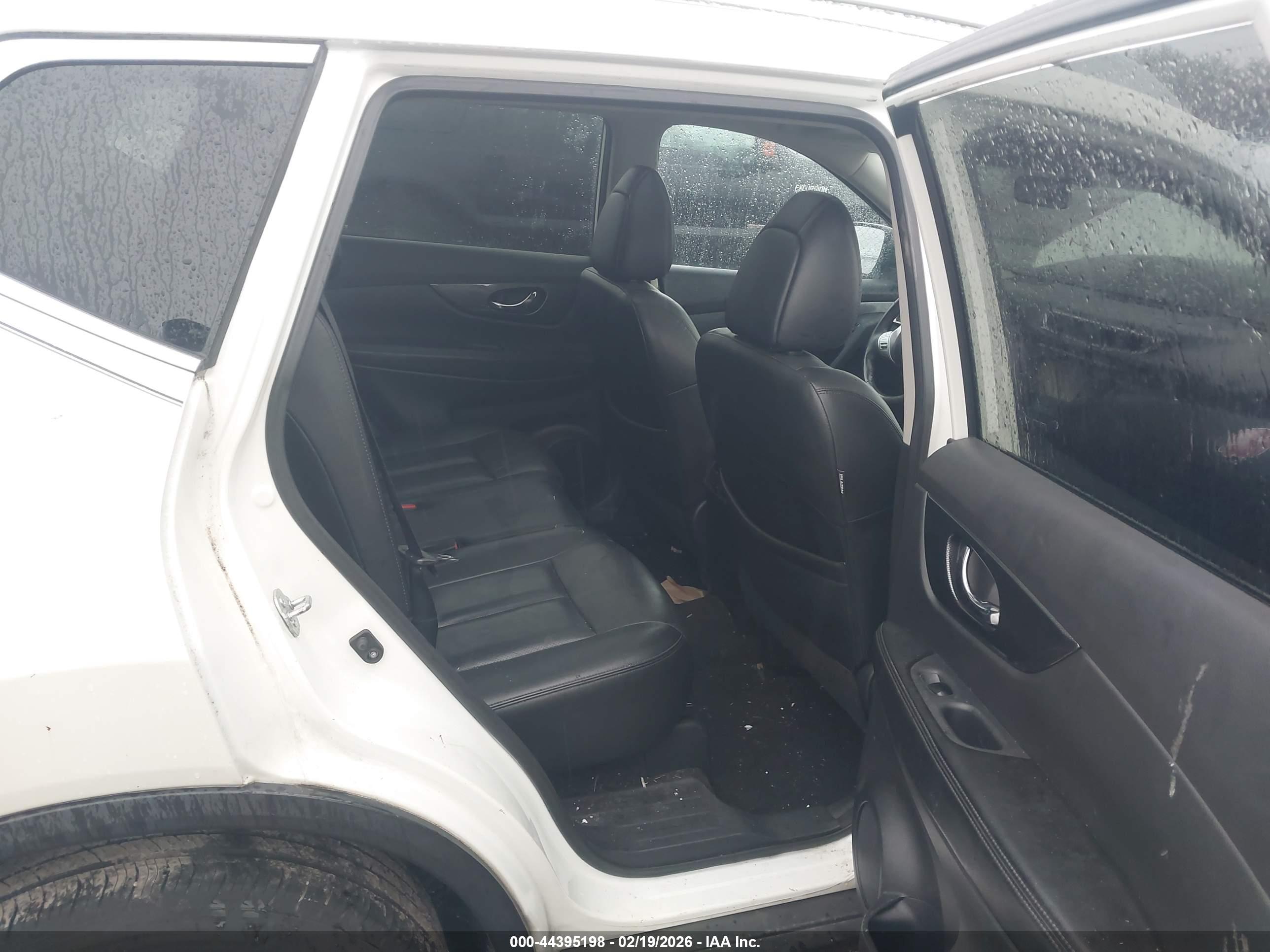 NISSAN ROGUE image 8