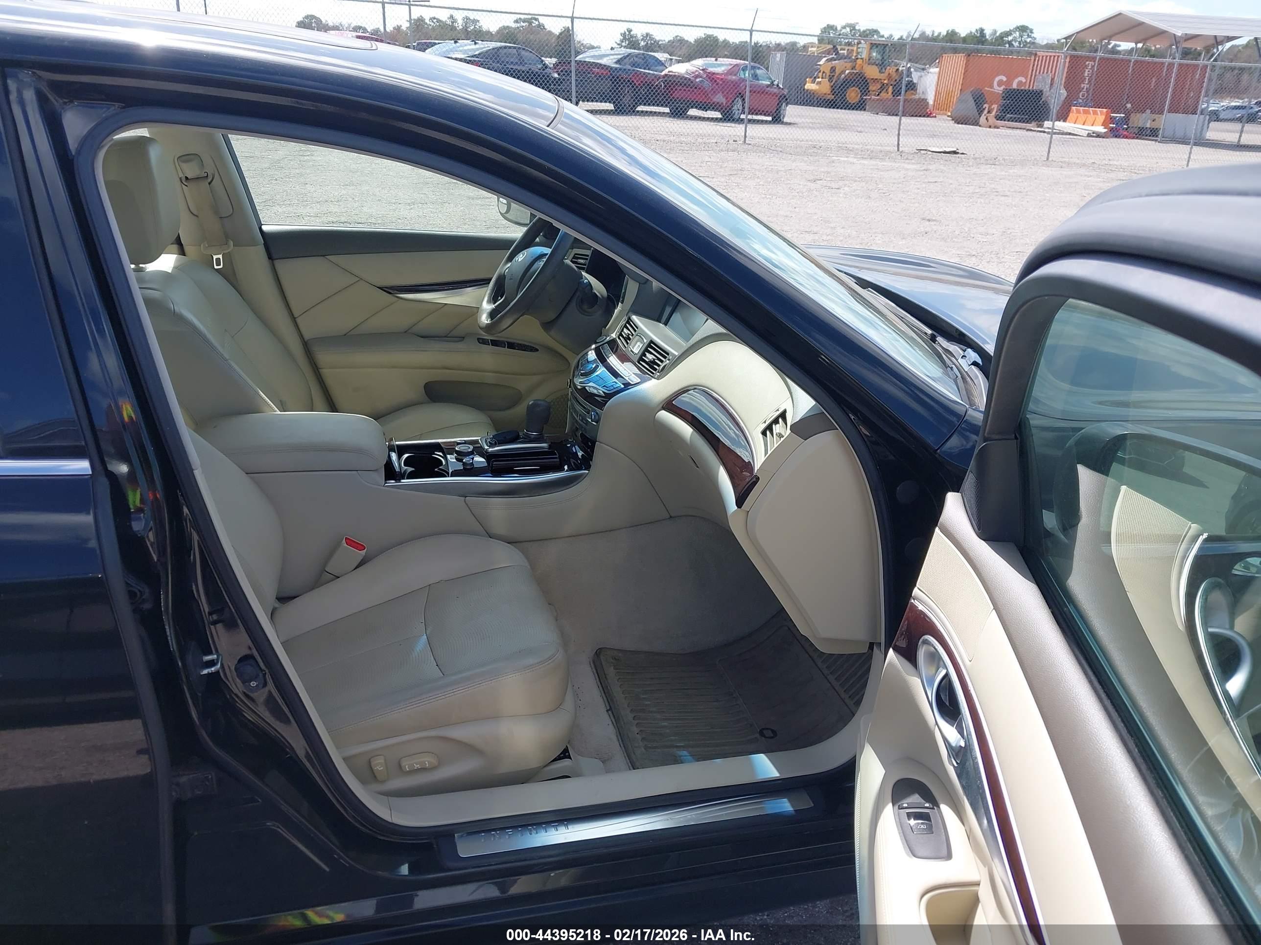 INFINITI M37X image 5