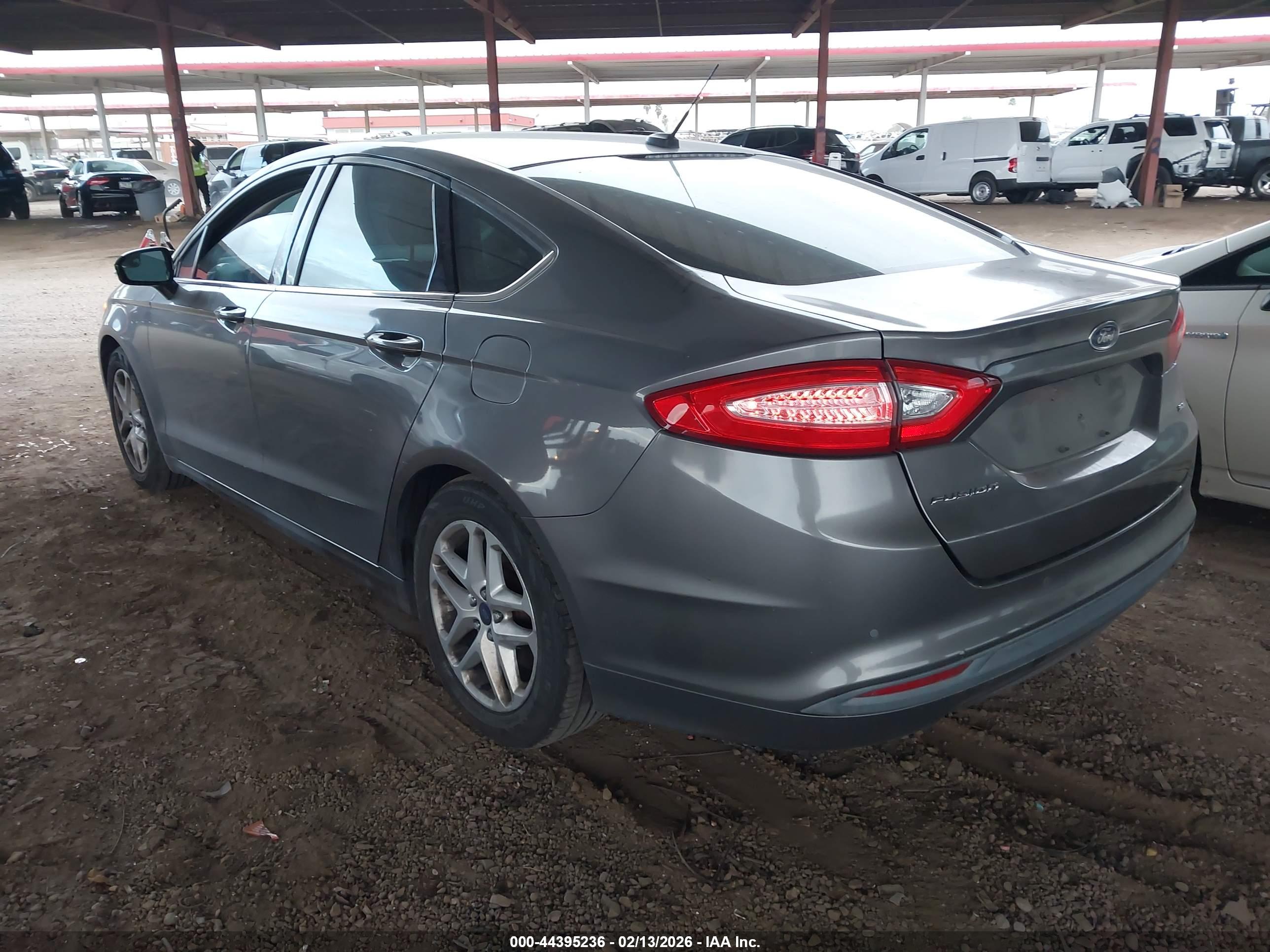 FORD FUSION image 3