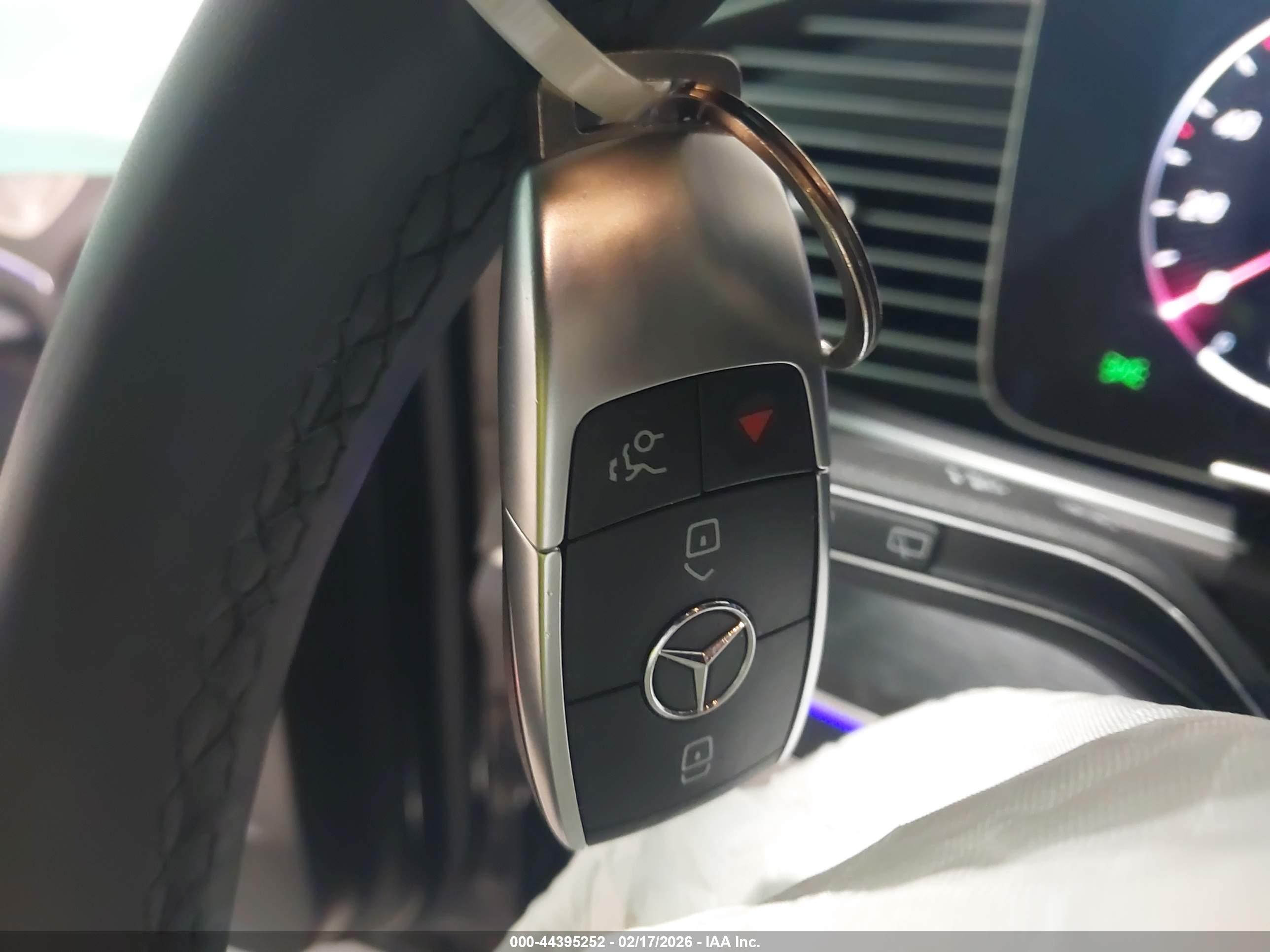 MERCEDES-BENZ GLE image 11
