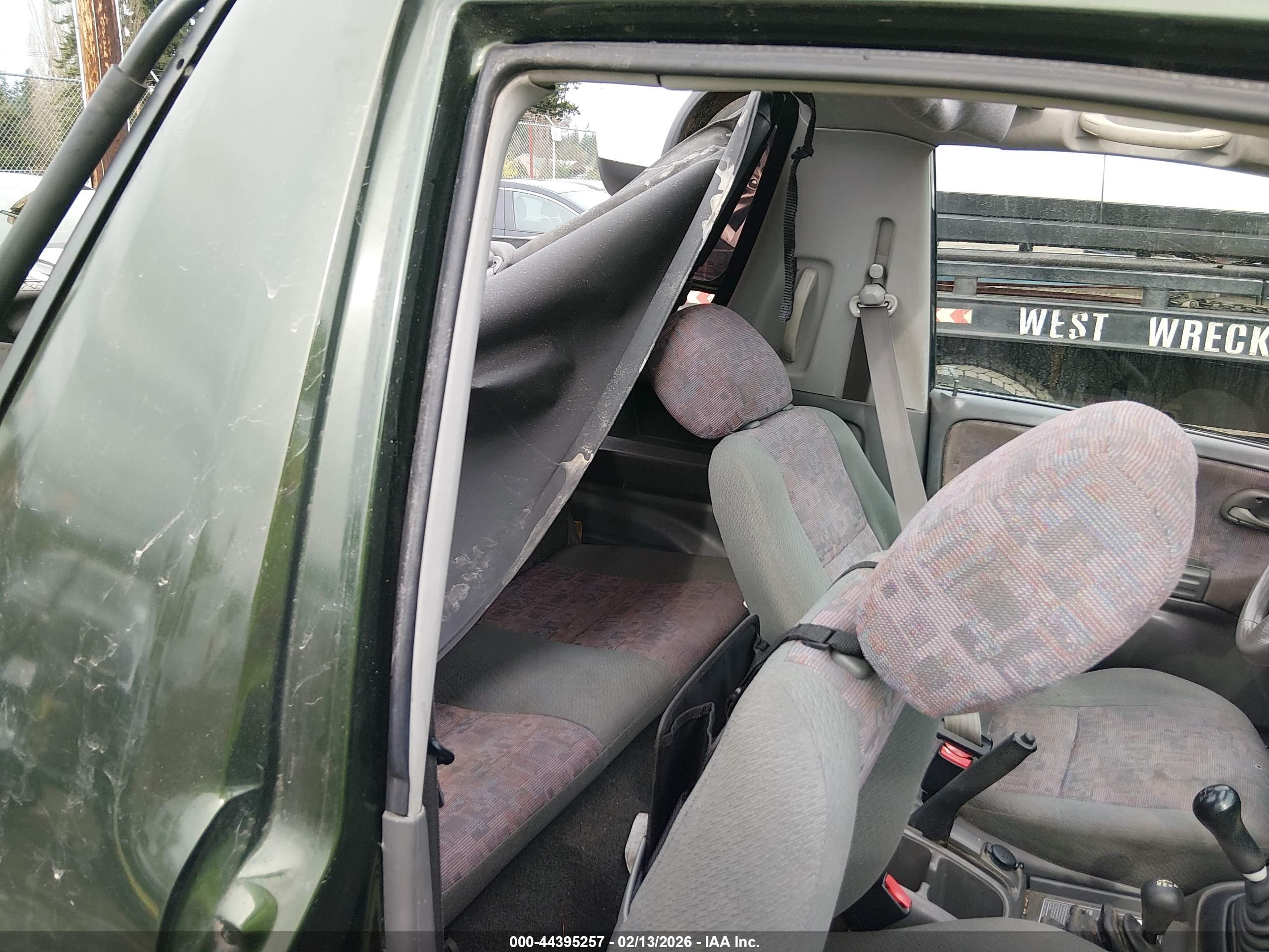 CHEVROLET TRACKER image 8