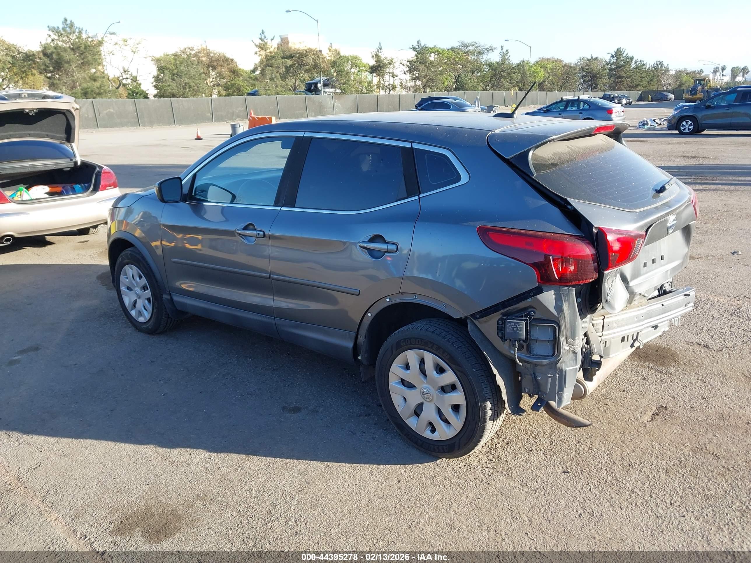 NISSAN ROGUE image 3