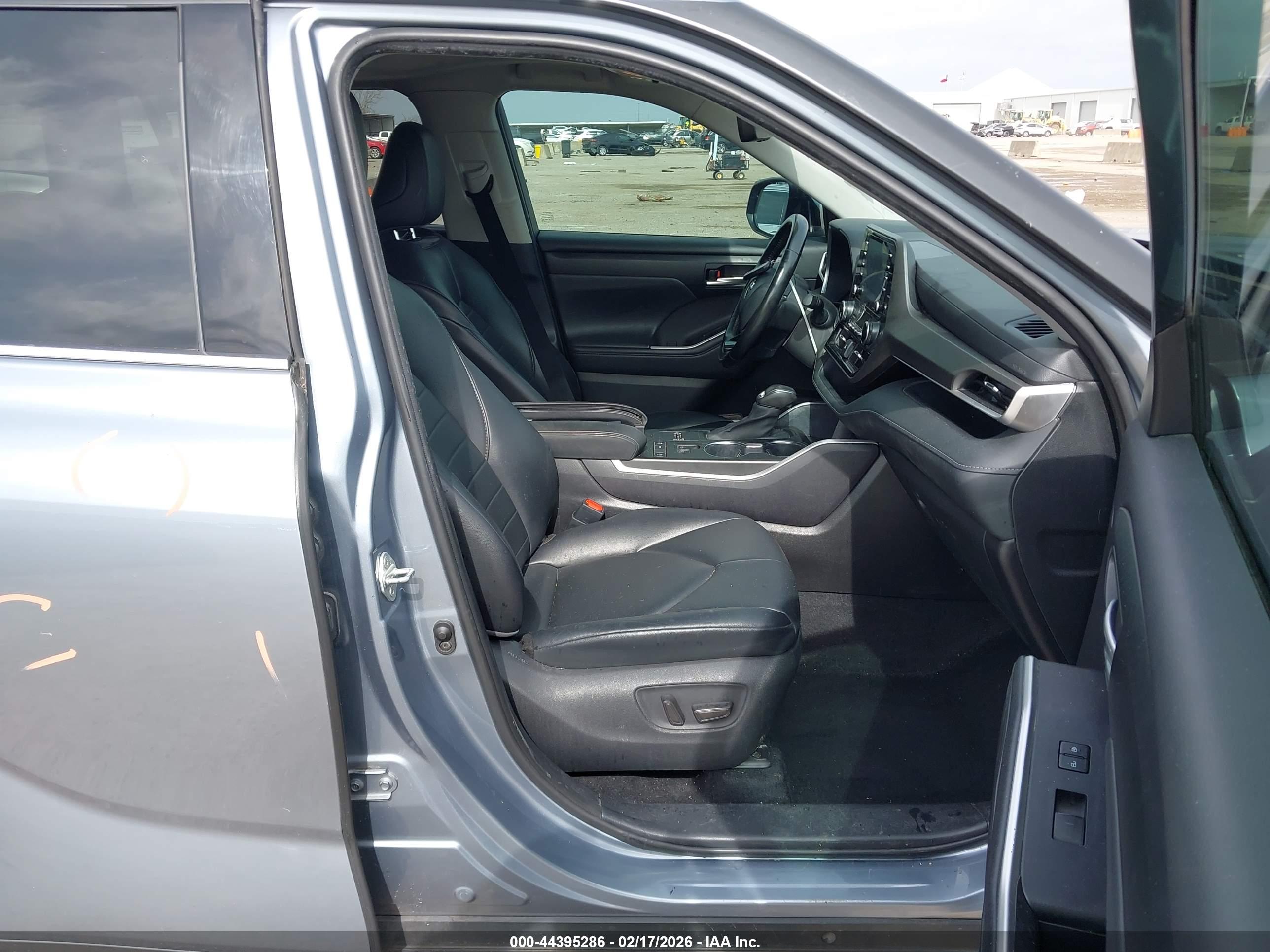 TOYOTA HIGHLANDER image 5