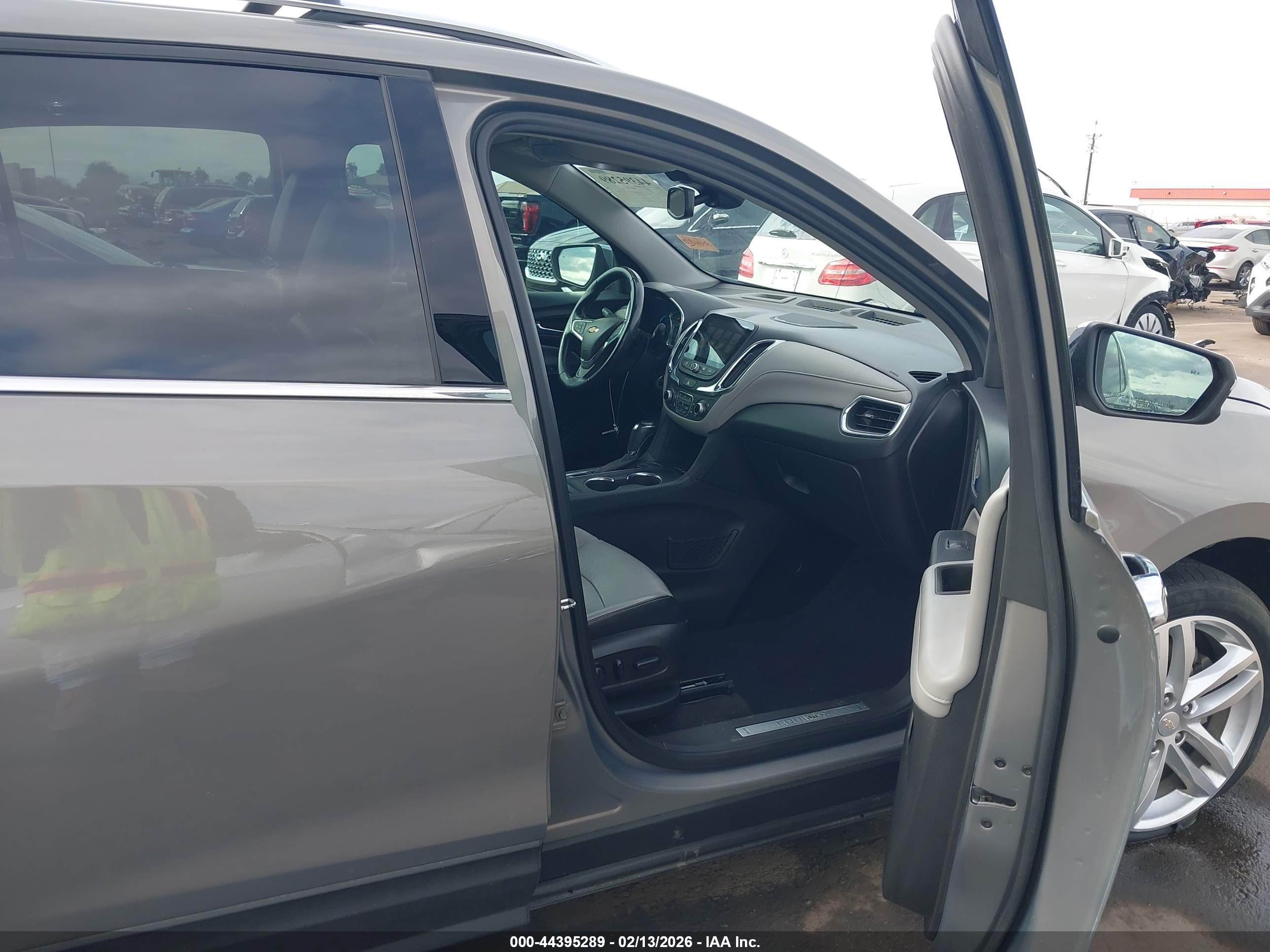 CHEVROLET EQUINOX image 5