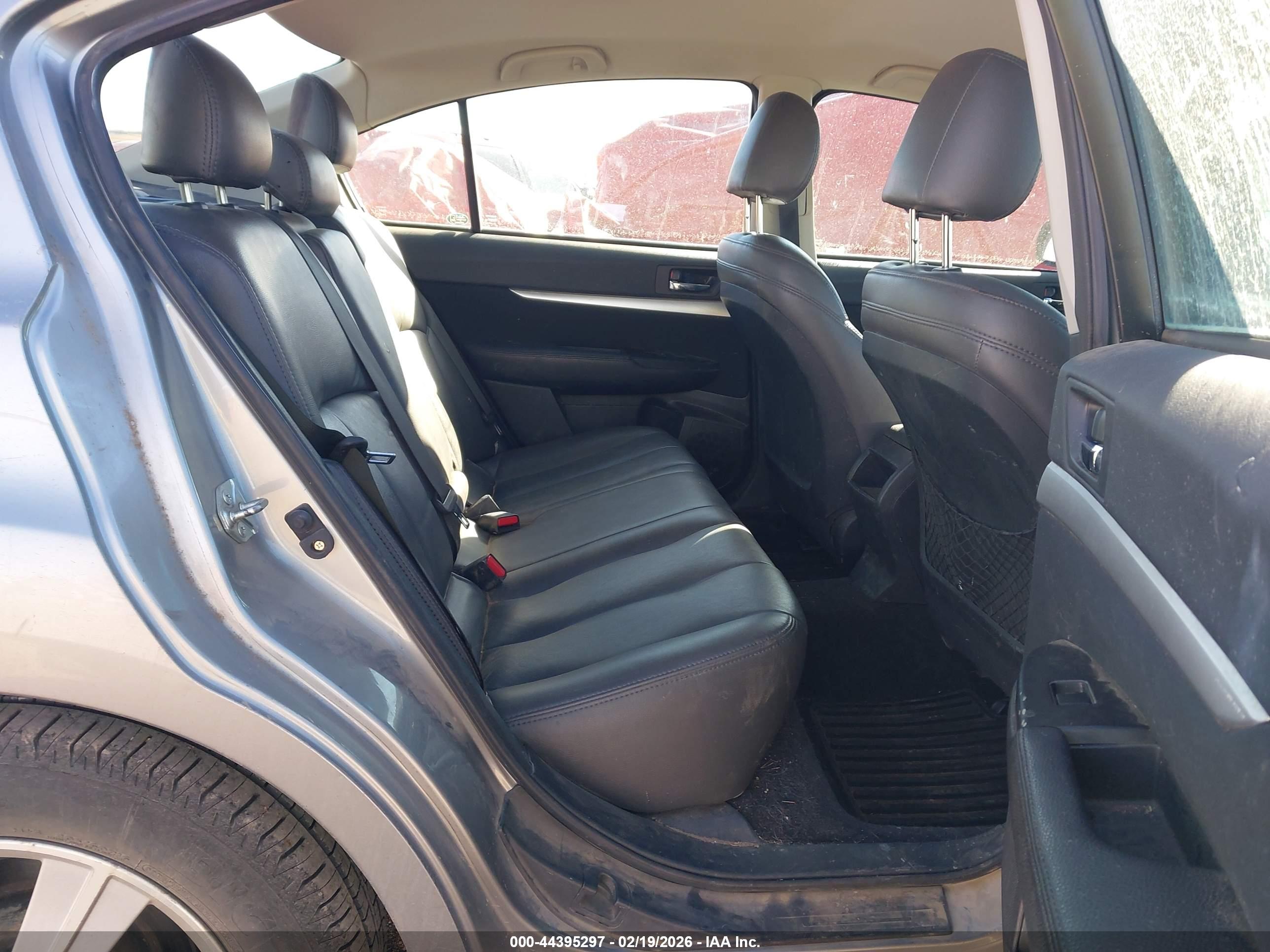 SUBARU LEGACY image 8
