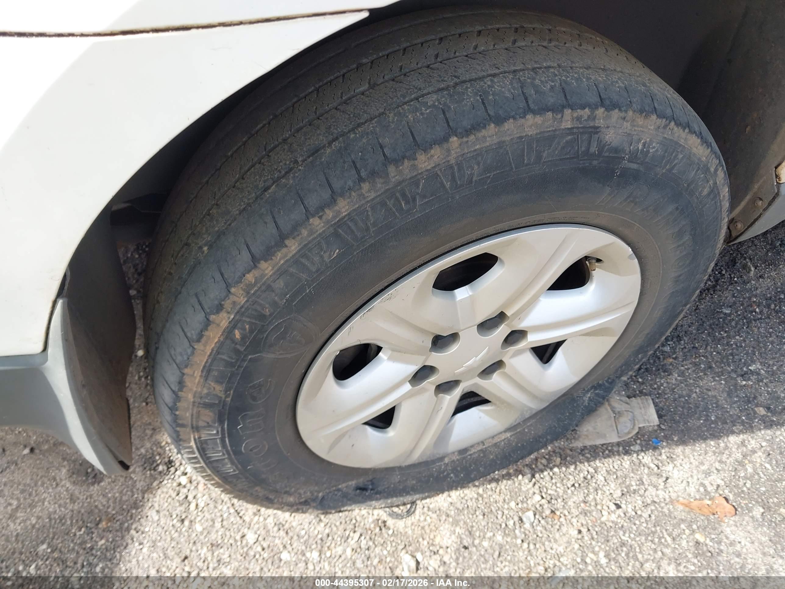 CHEVROLET TRAVERSE image 6