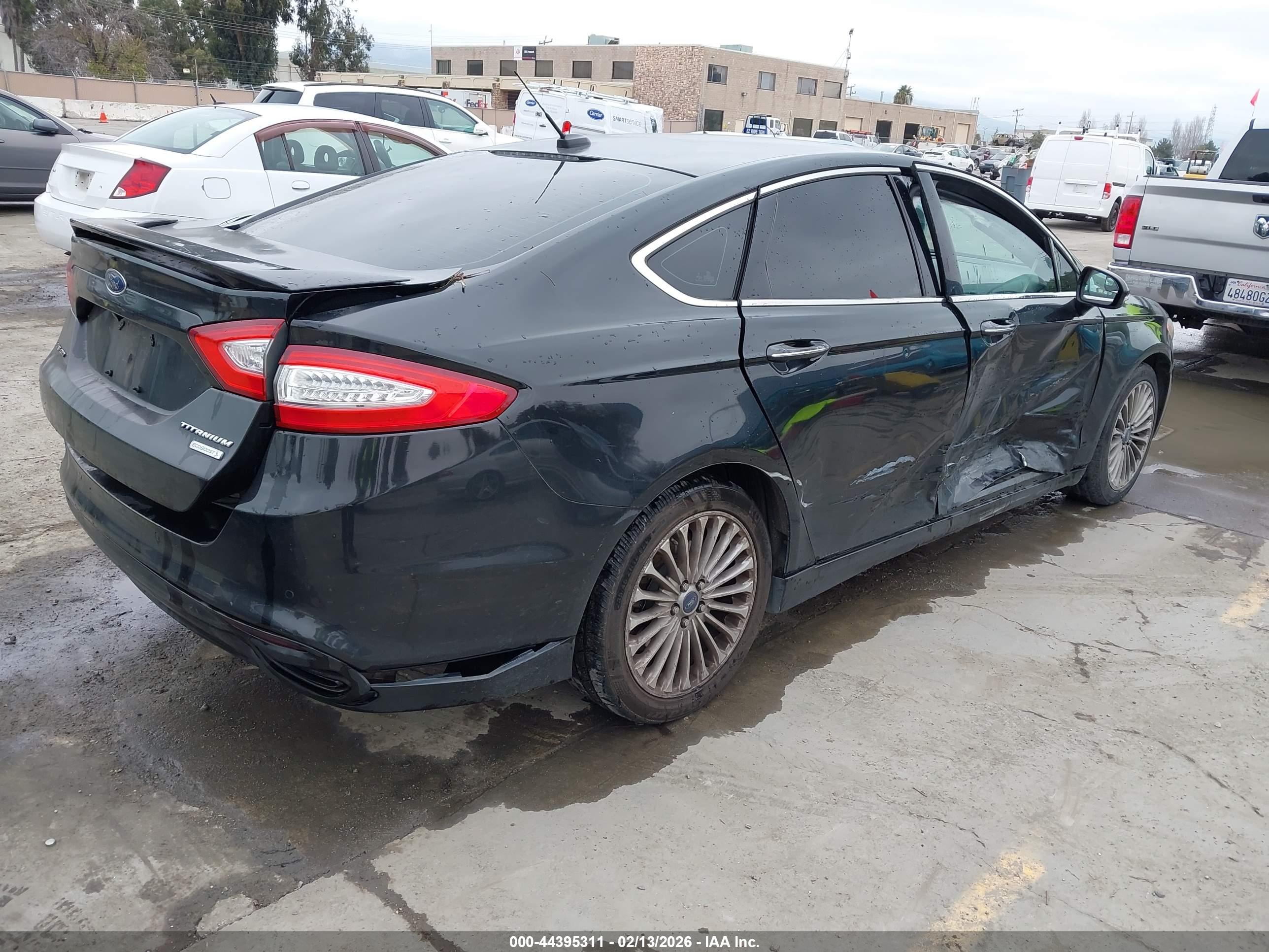 FORD FUSION image 4