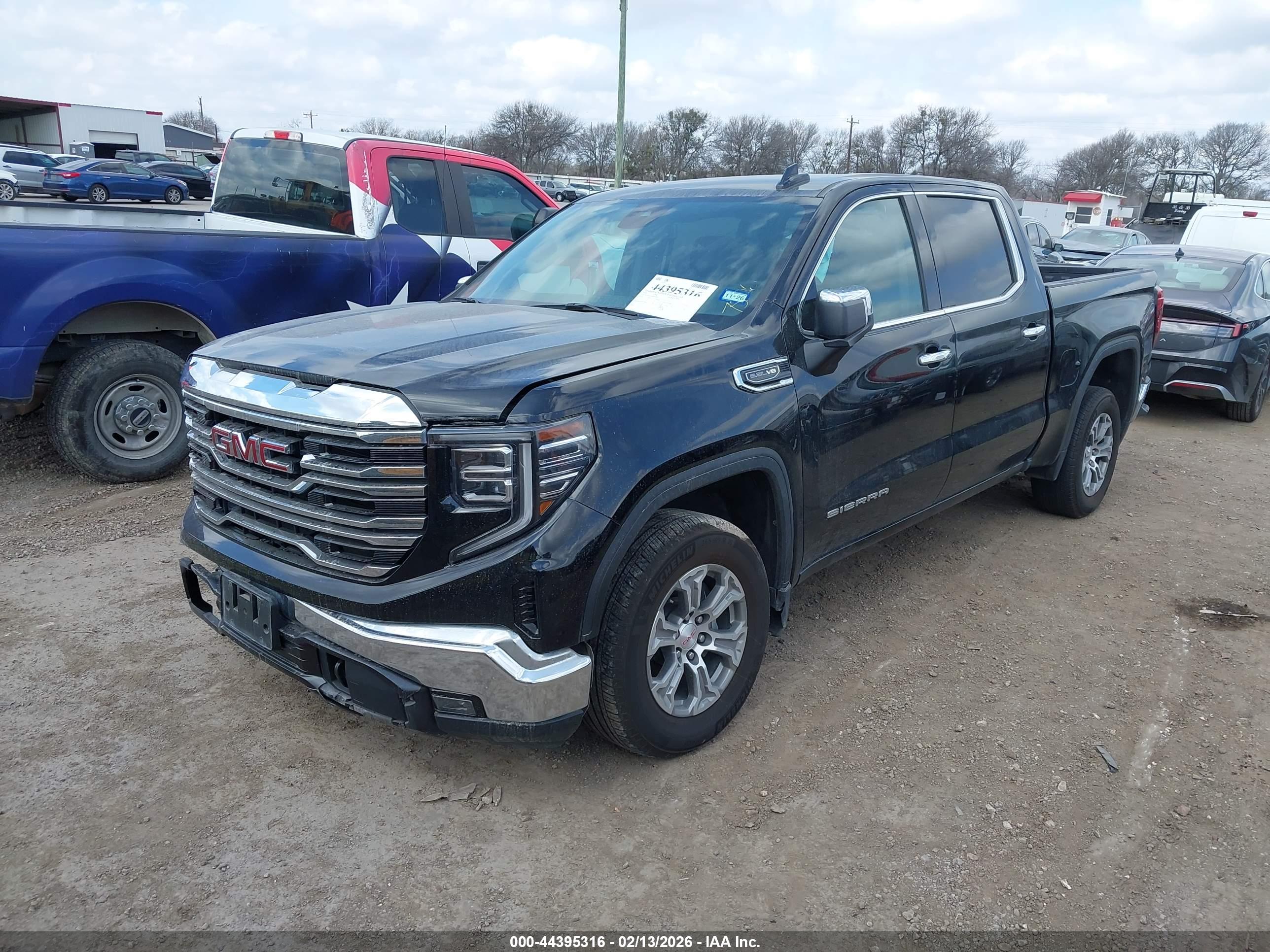 GMC SIERRA image 2