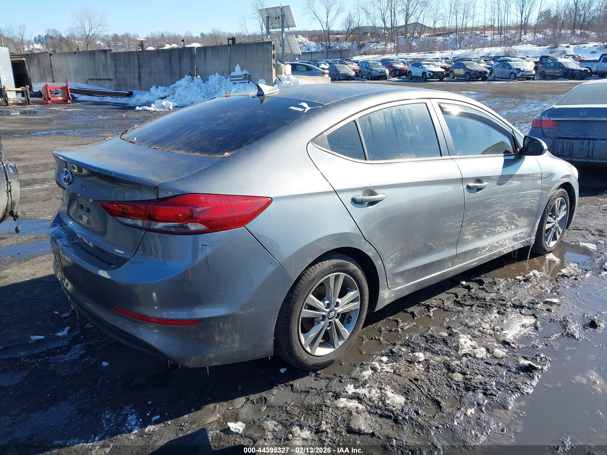 HYUNDAI ELANTRA image 4