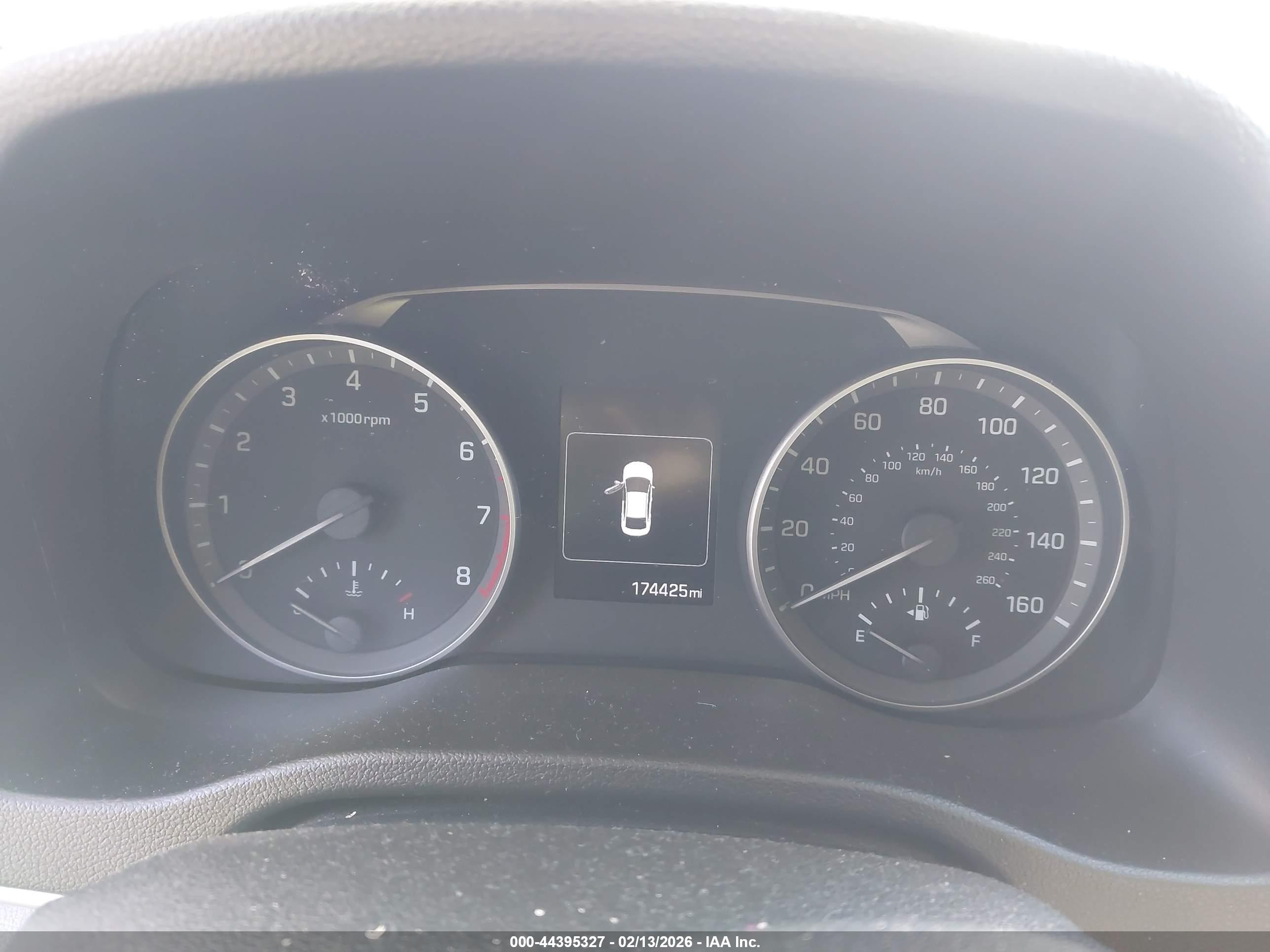 HYUNDAI ELANTRA image 7
