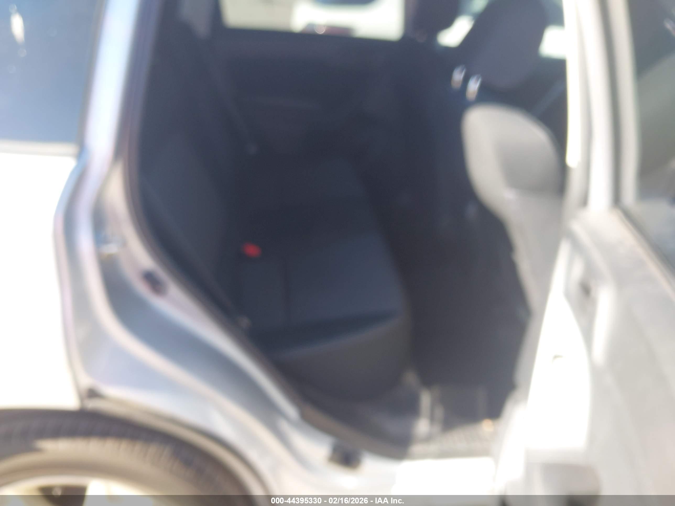 SUBARU FORESTER image 8