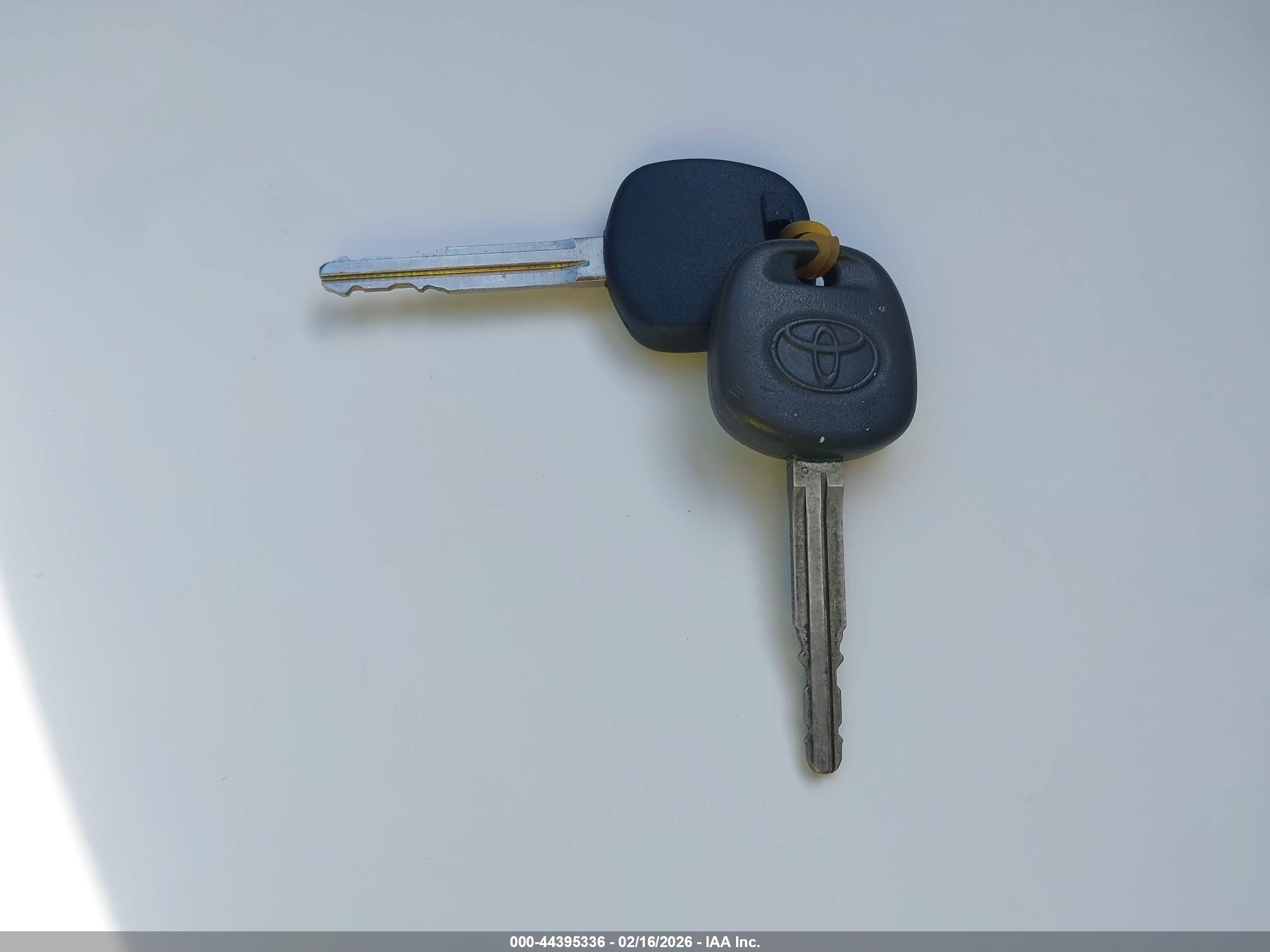 TOYOTA YARIS image 11