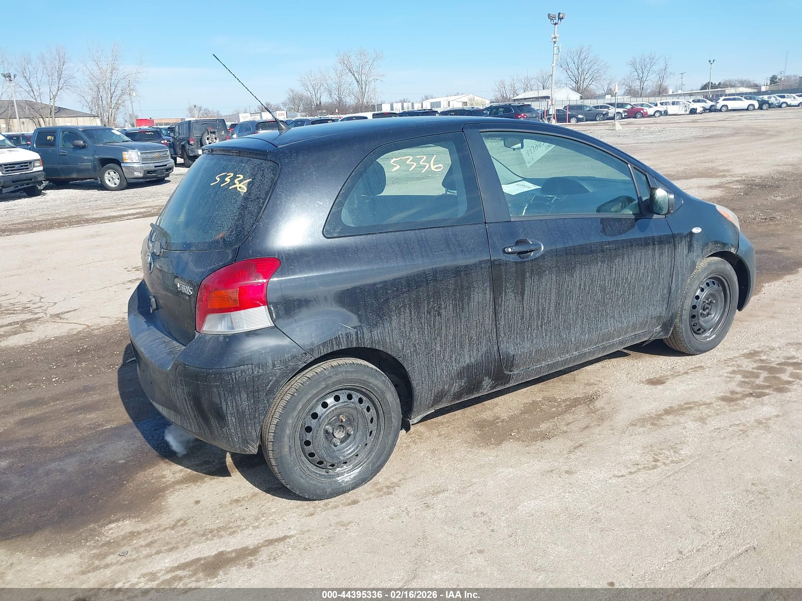 TOYOTA YARIS image 4