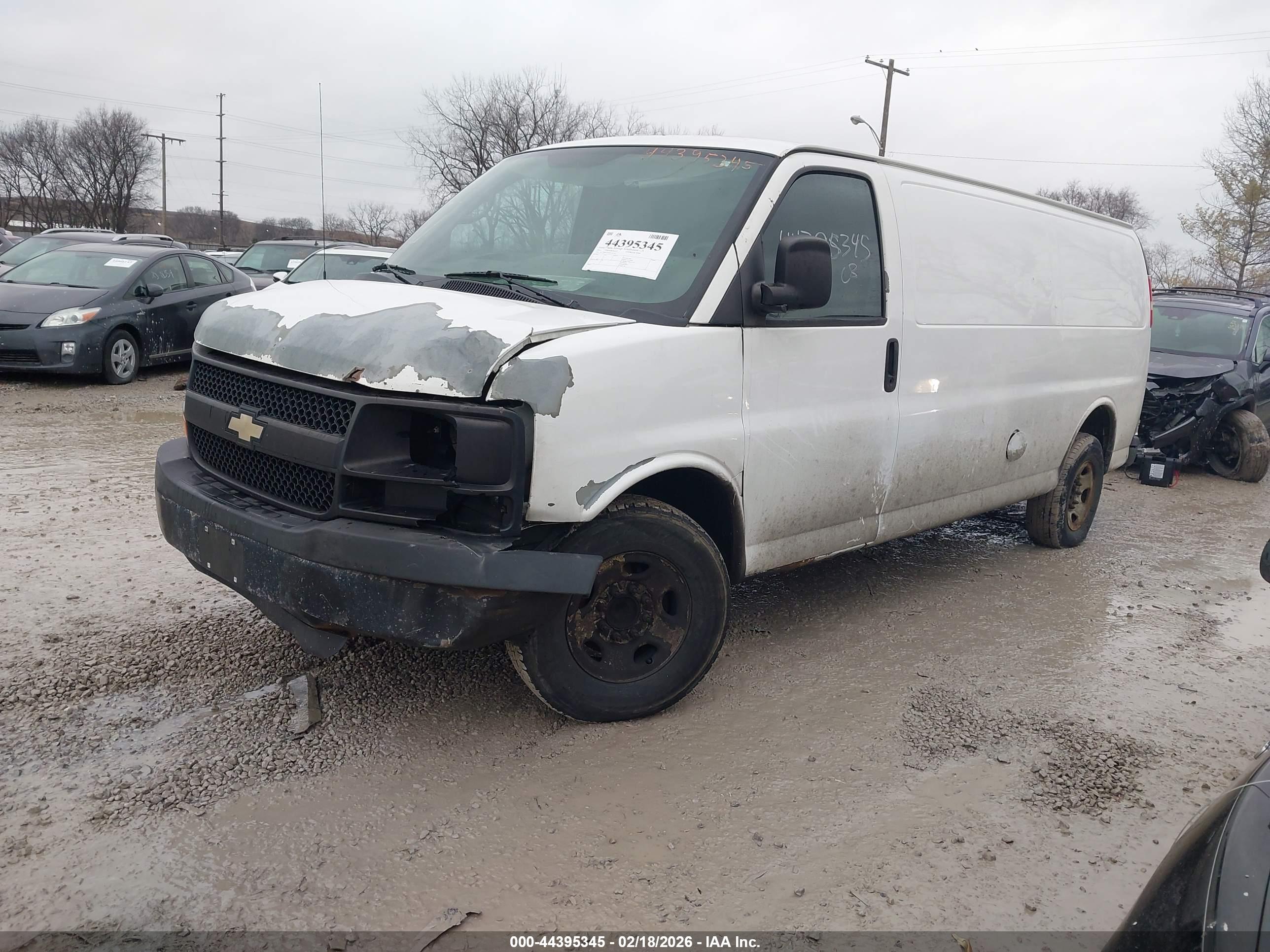 CHEVROLET EXPRESS image 2