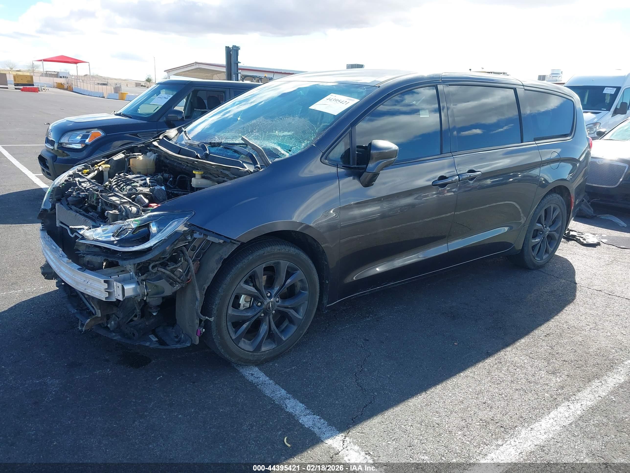 CHRYSLER PACIFICA image 2