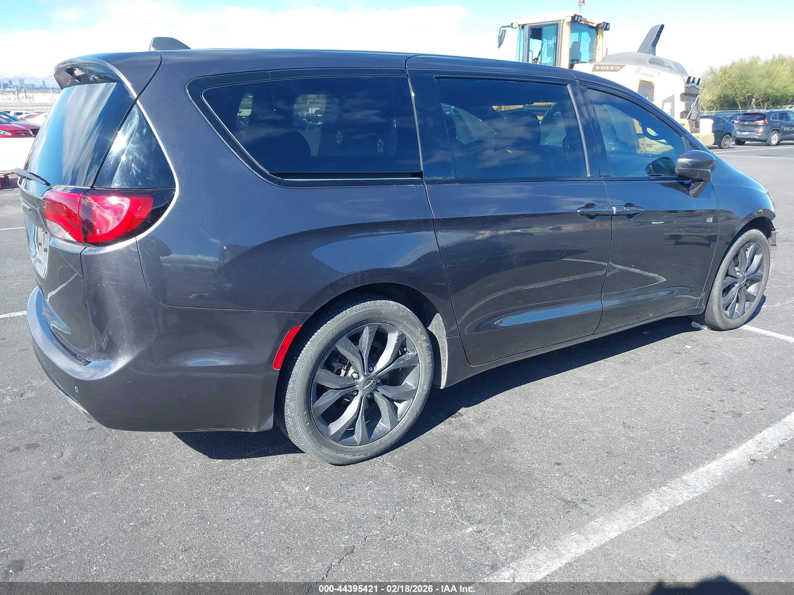 CHRYSLER PACIFICA image 4