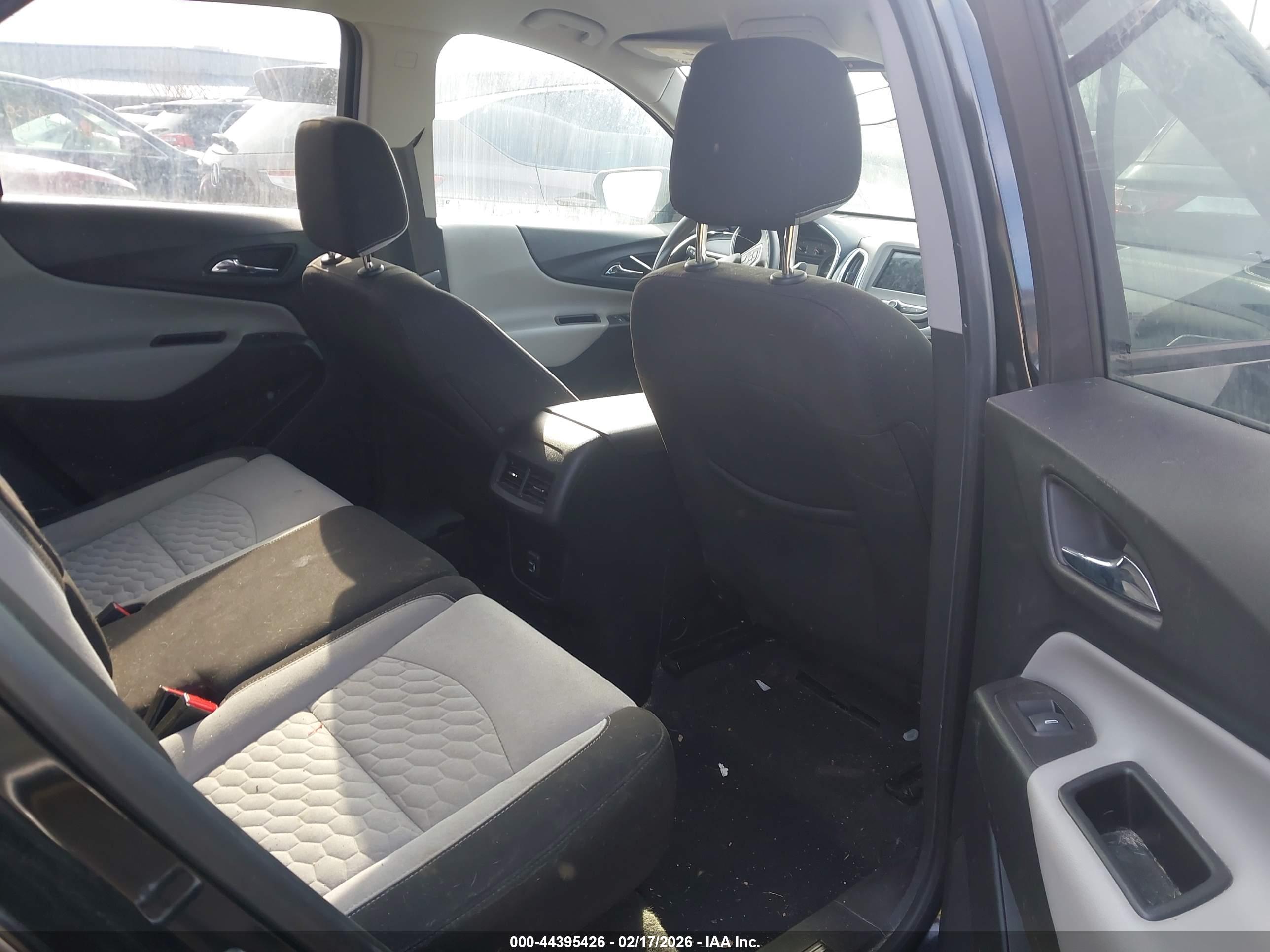 CHEVROLET EQUINOX image 8