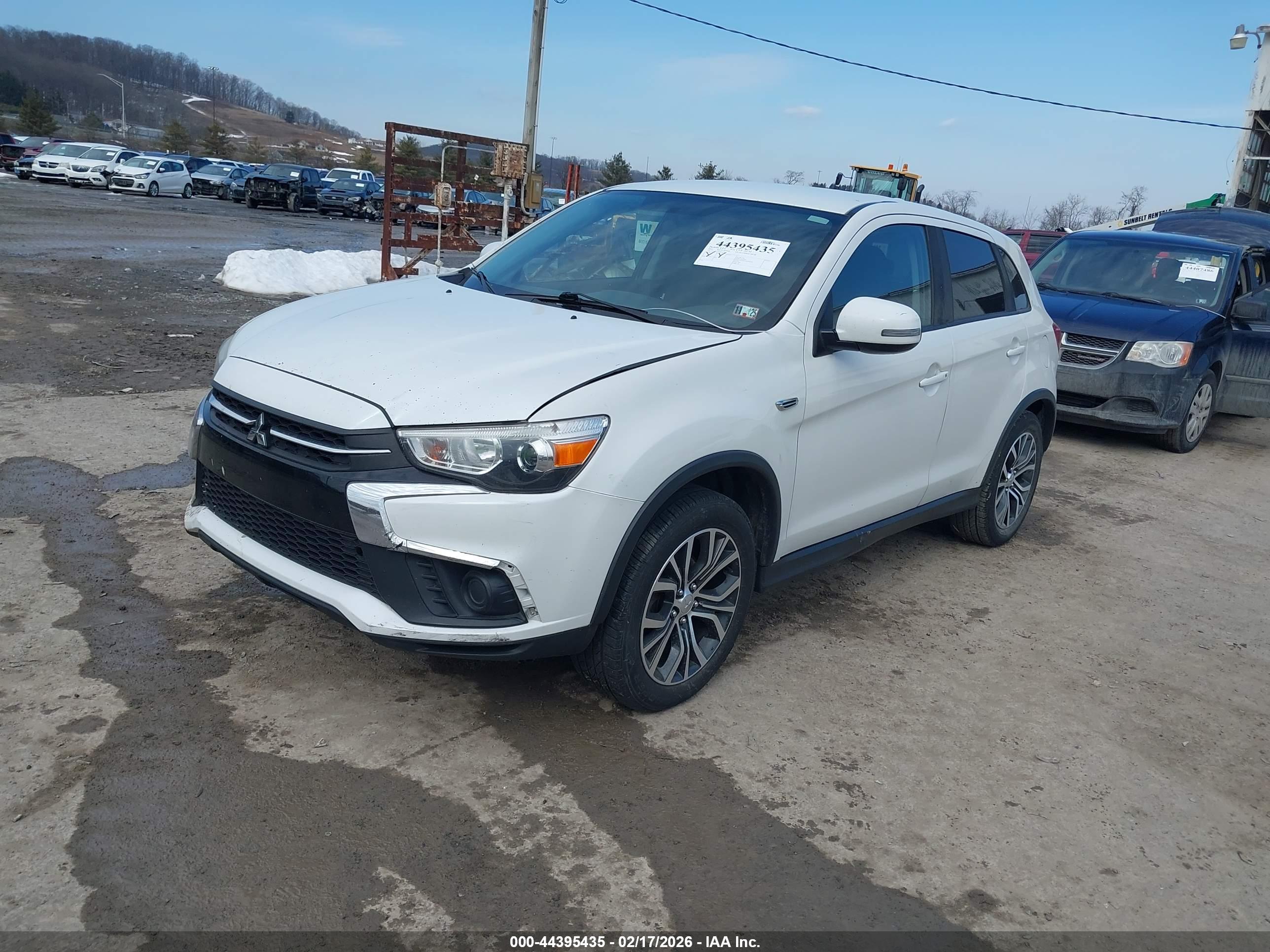 MITSUBISHI OUTLANDER image 2