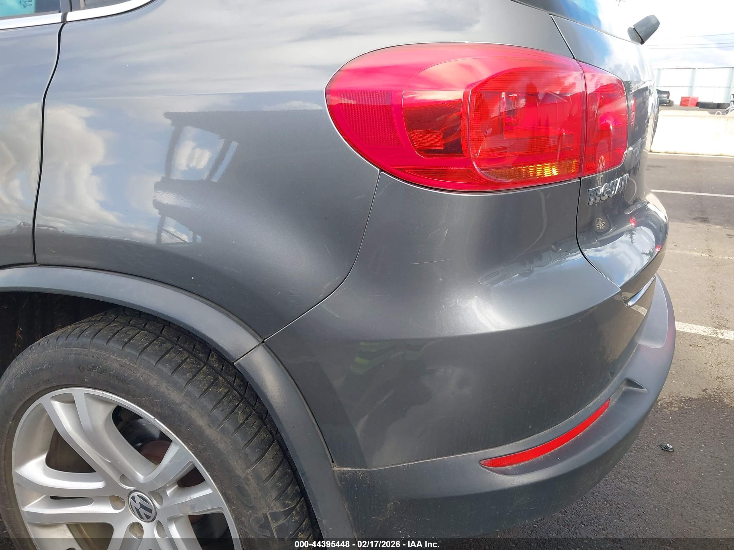 VOLKSWAGEN TIGUAN image 6