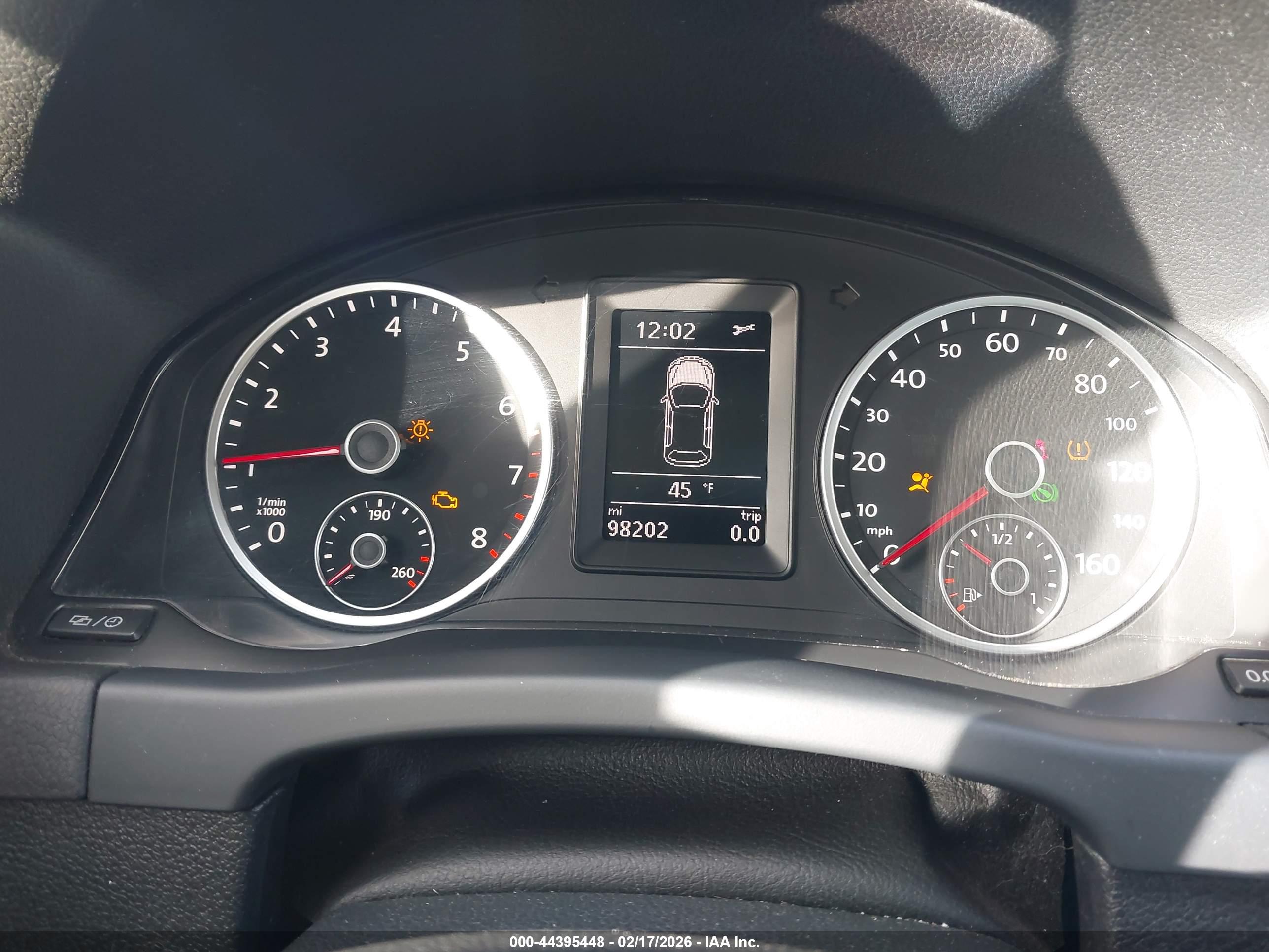 VOLKSWAGEN TIGUAN image 7