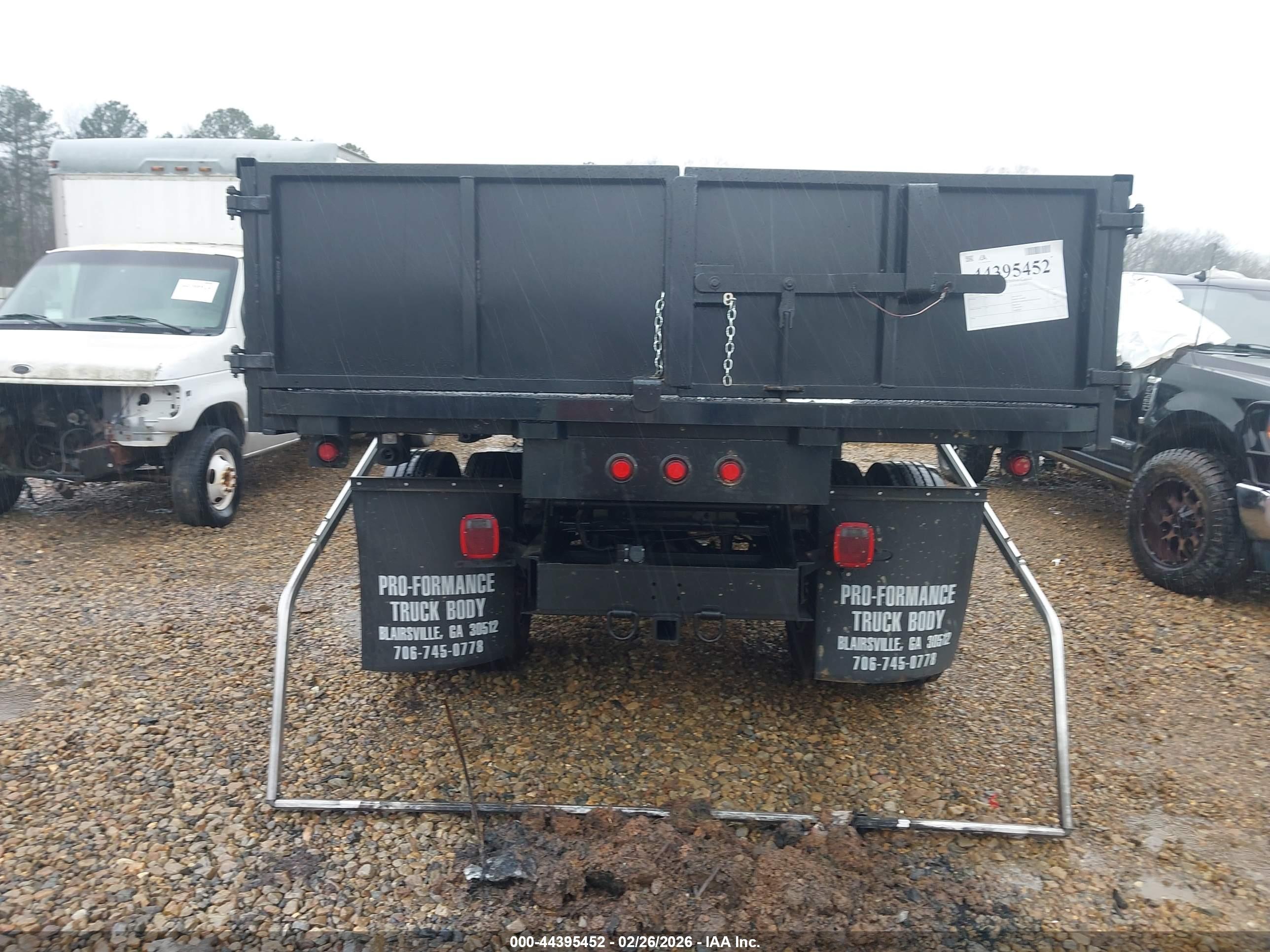FORD F-750 image 8