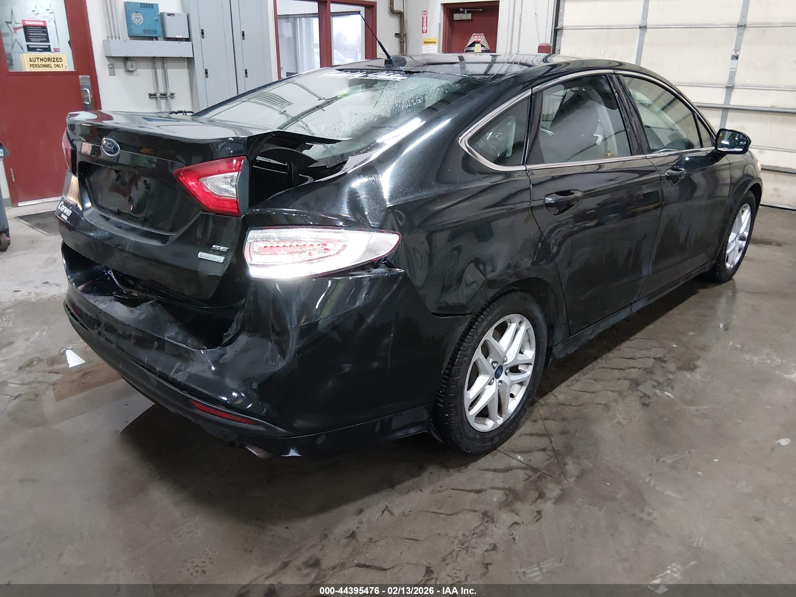 FORD FUSION image 4