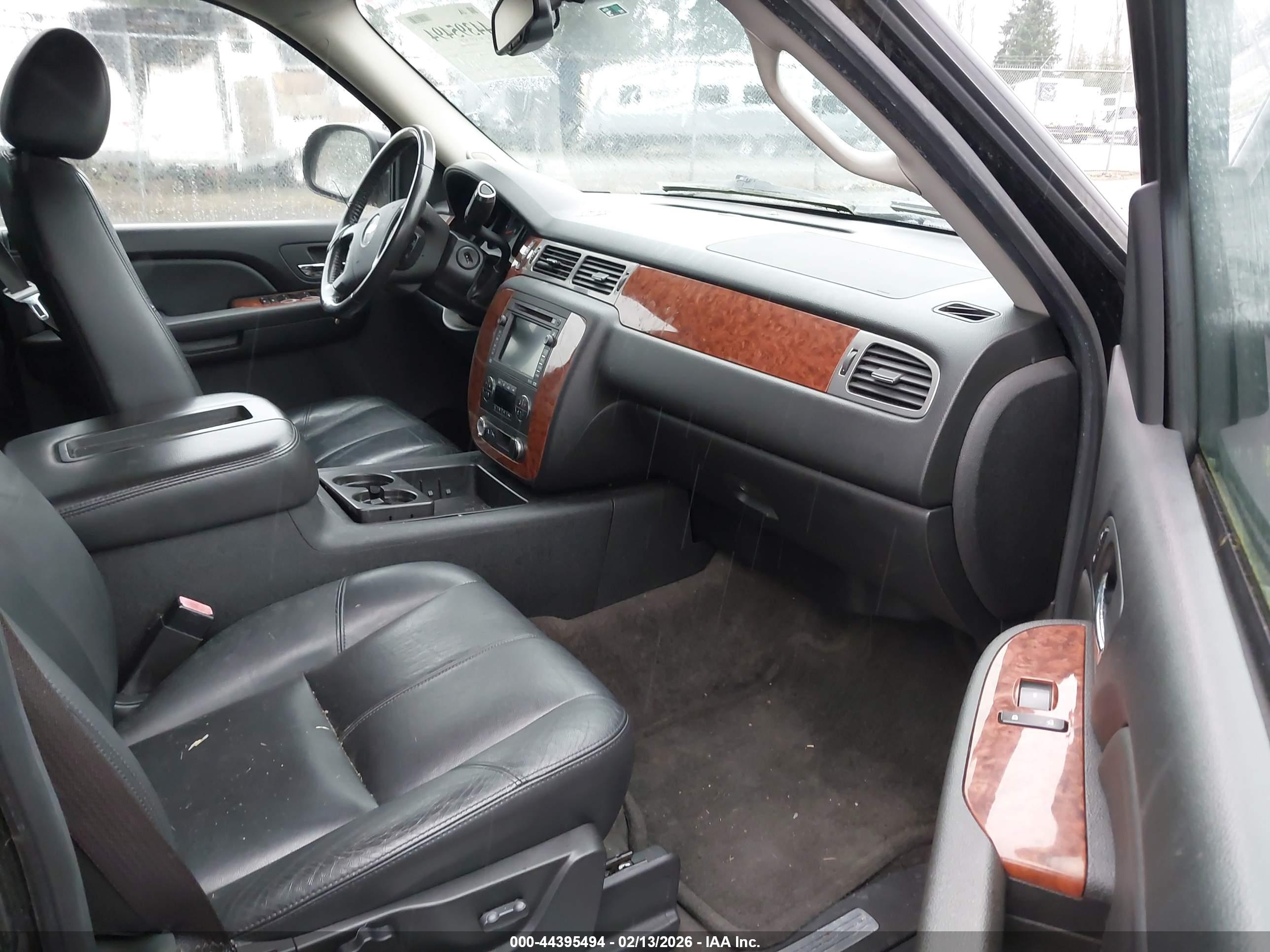 CHEVROLET TAHOE image 5