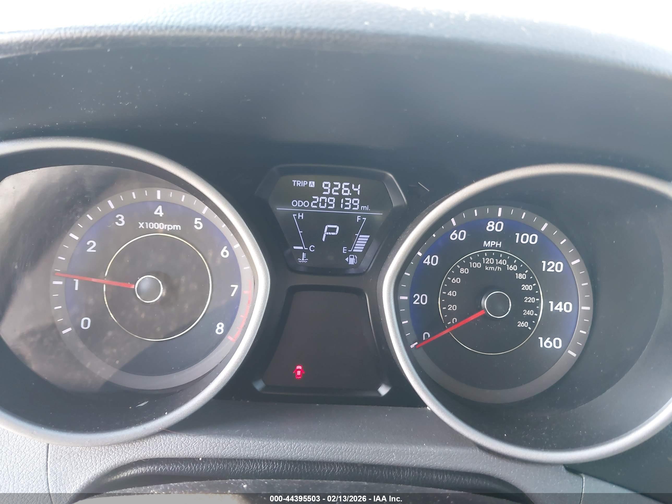 HYUNDAI ELANTRA image 7